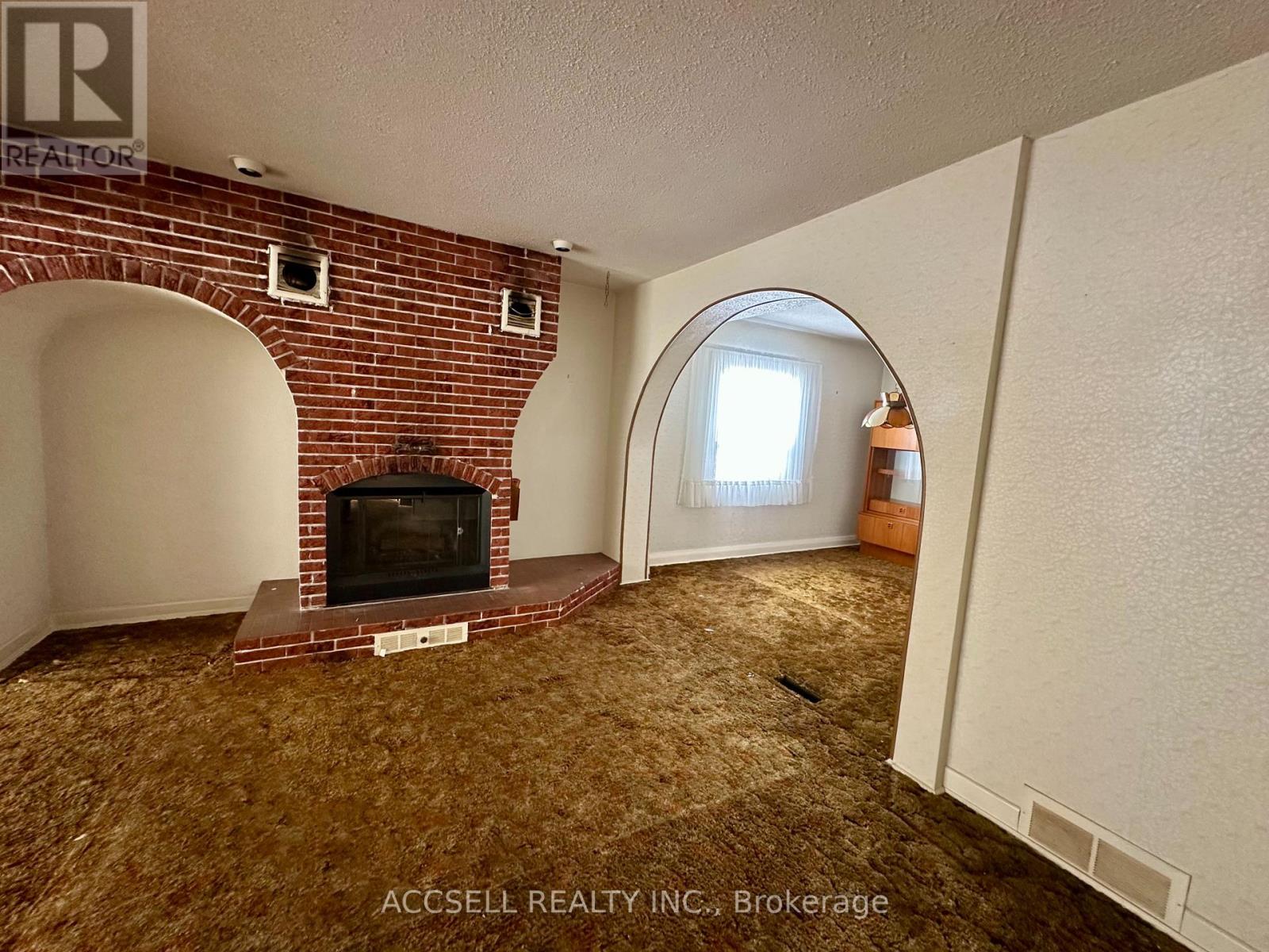 18627 Hurontario Street, Caledon, Ontario  L7K 0X9 - Photo 5 - W12826496