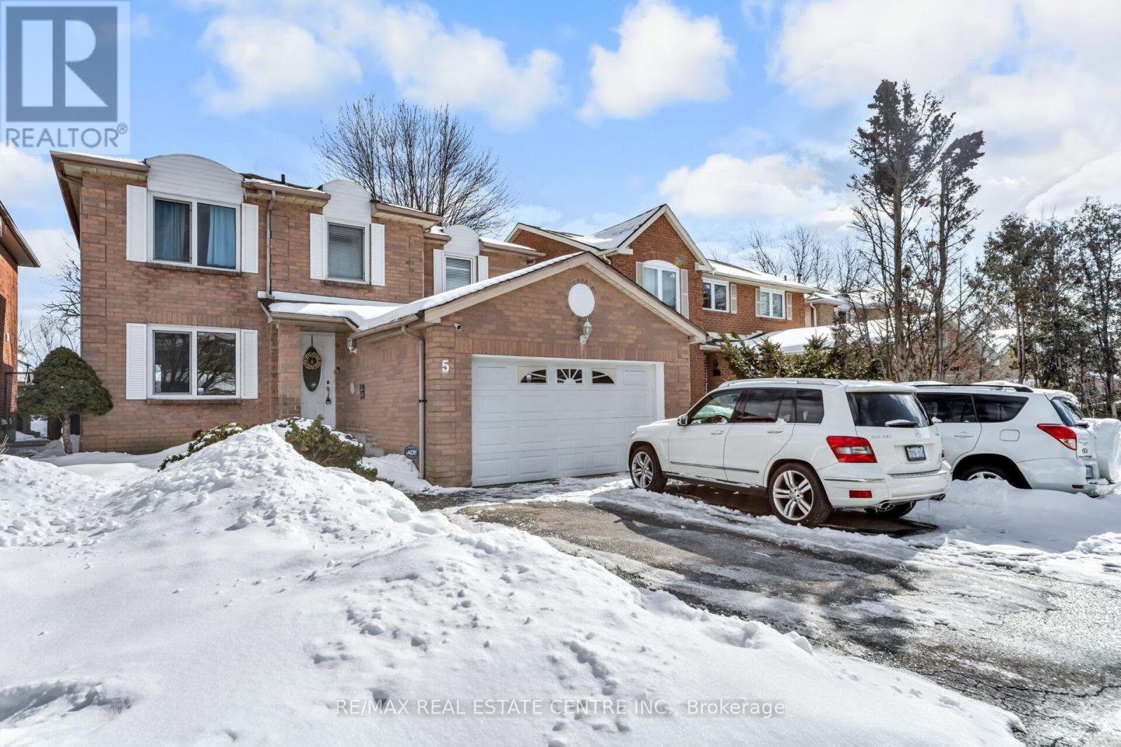 5 LILLY CRESCENT, Brampton, Ontario