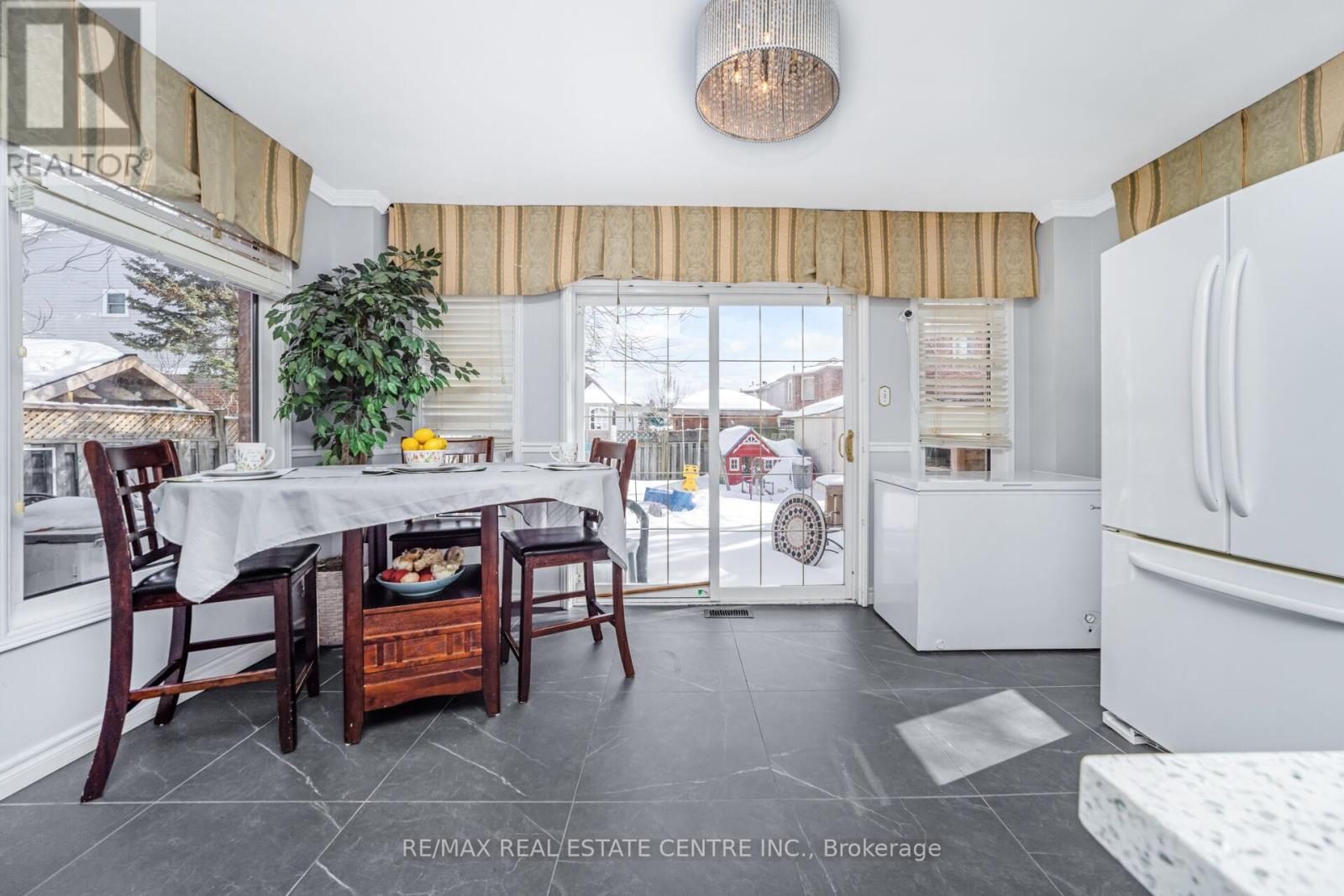 5 Lilly Crescent, Brampton, Ontario  L6Y 3K1 - Photo 10 - W12826506