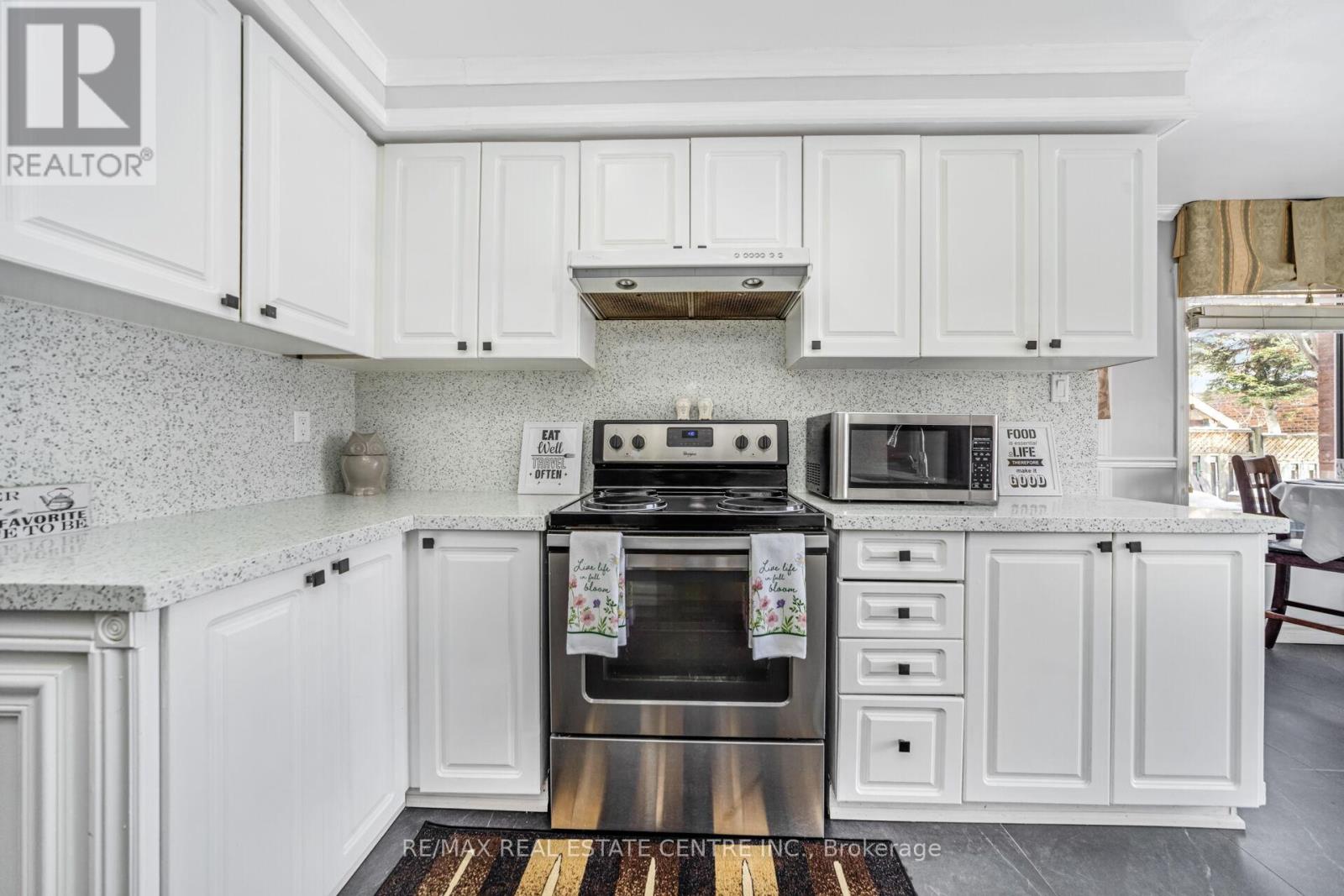 5 Lilly Crescent, Brampton, Ontario  L6Y 3K1 - Photo 14 - W12826506