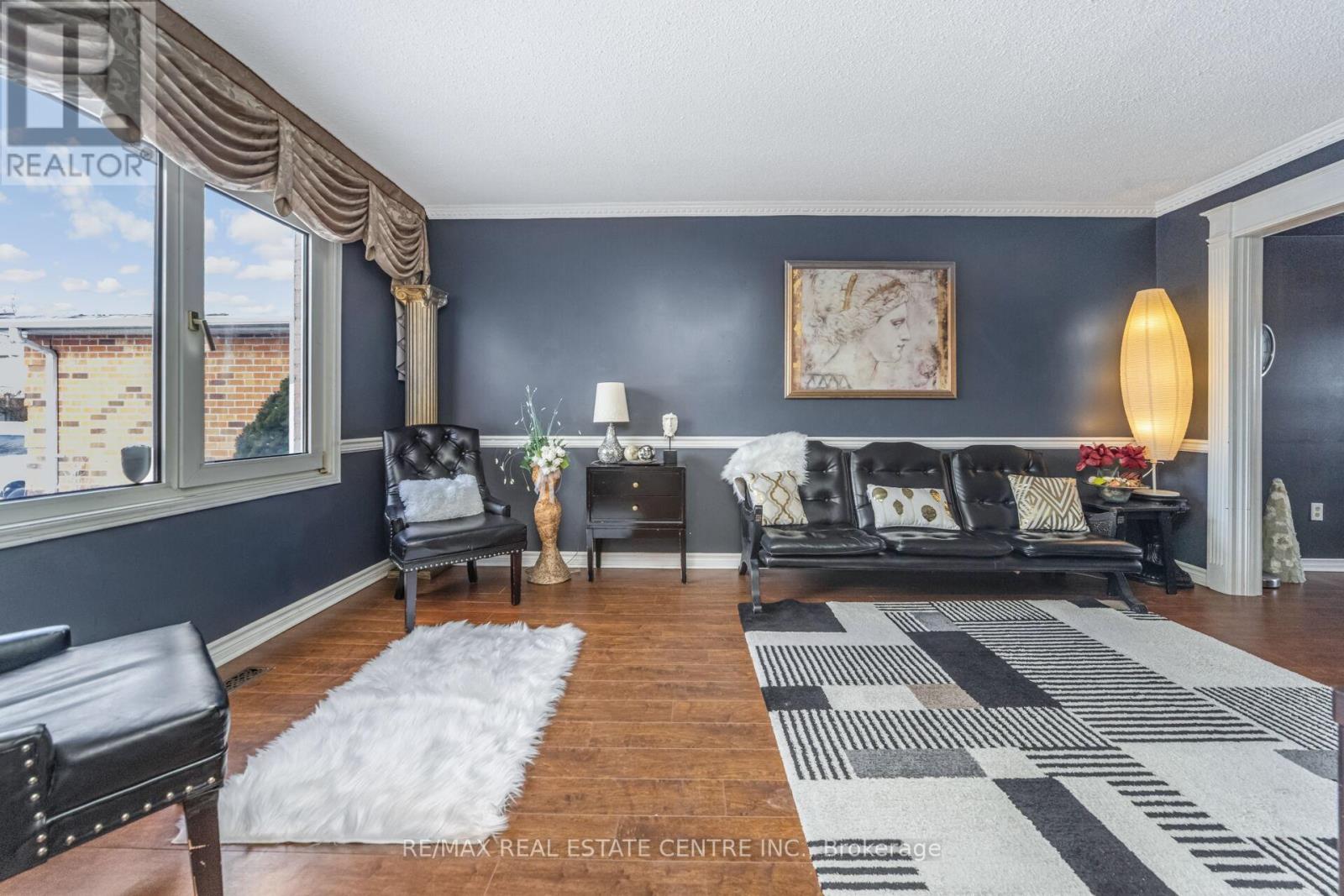 5 Lilly Crescent, Brampton, Ontario  L6Y 3K1 - Photo 6 - W12826506