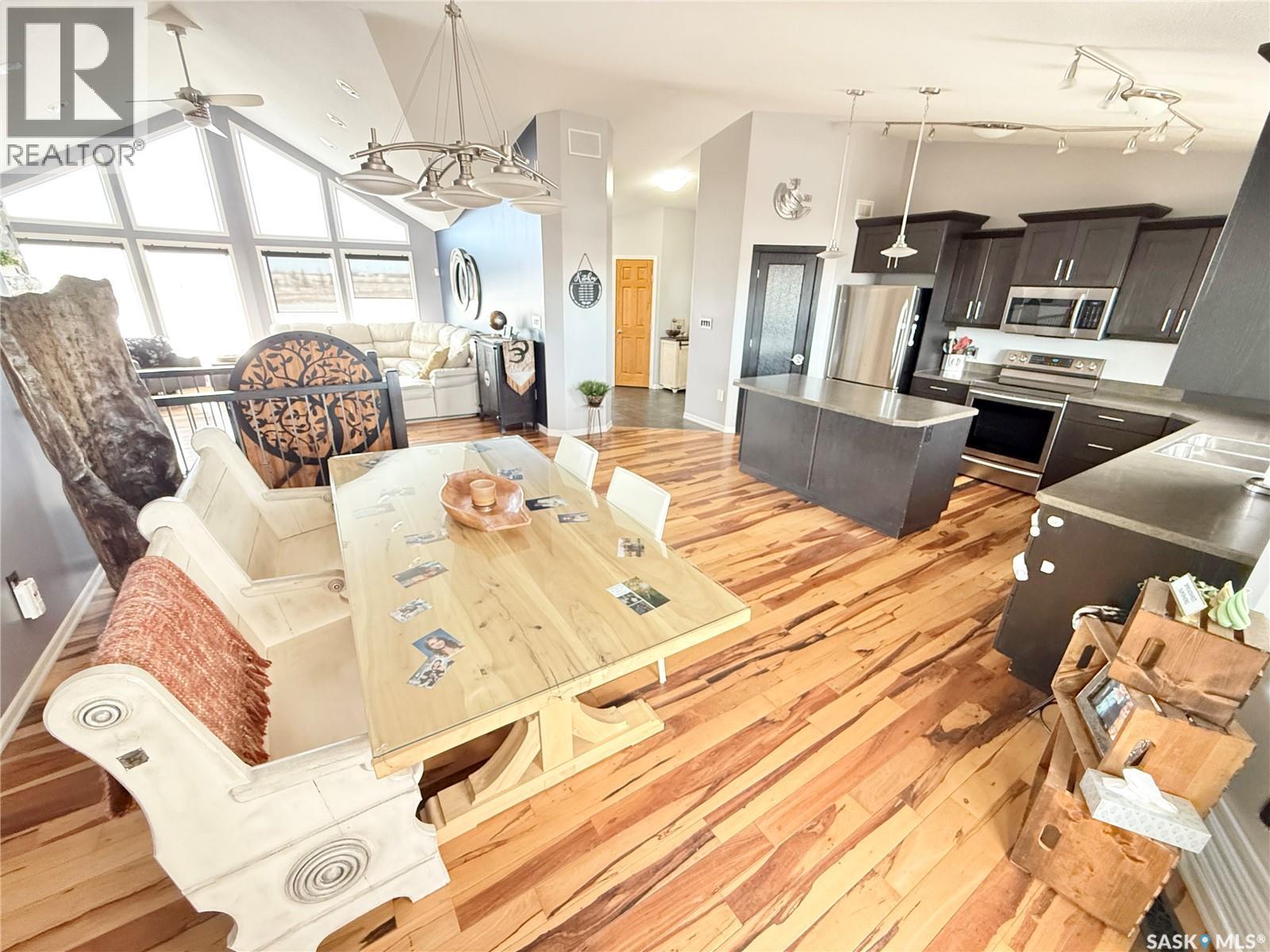 Weyburn Highway 13 Acreage, Weyburn Rm No. 67, Saskatchewan  S4H 0A0 - Photo 11 - SK029297