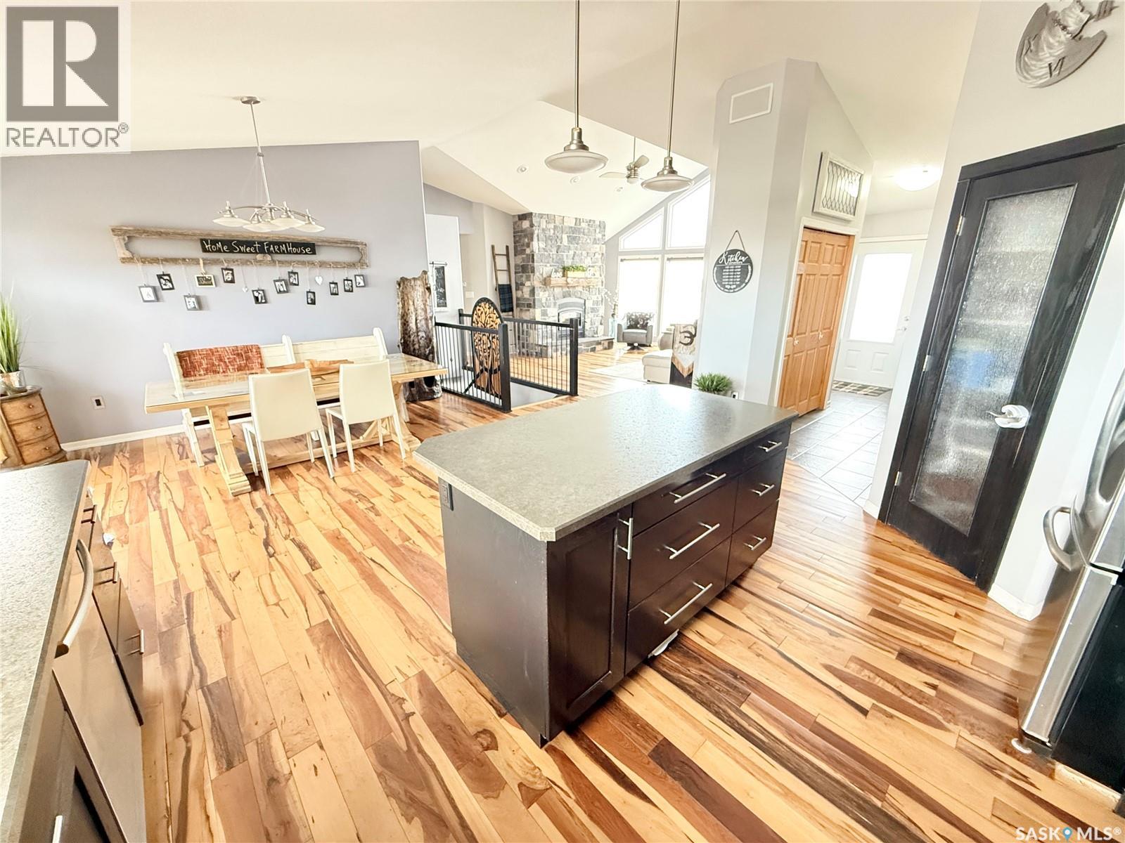 Weyburn Highway 13 Acreage, Weyburn Rm No. 67, Saskatchewan  S4H 0A0 - Photo 13 - SK029297