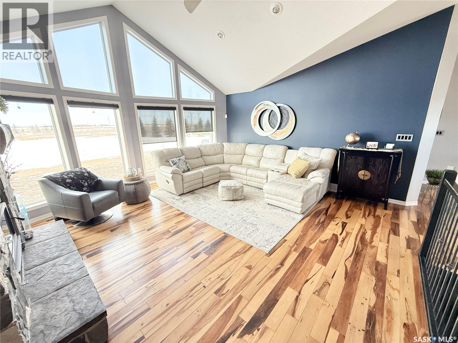 Weyburn Highway 13 Acreage, Weyburn Rm No. 67, Saskatchewan  S4H 0A0 - Photo 15 - SK029297