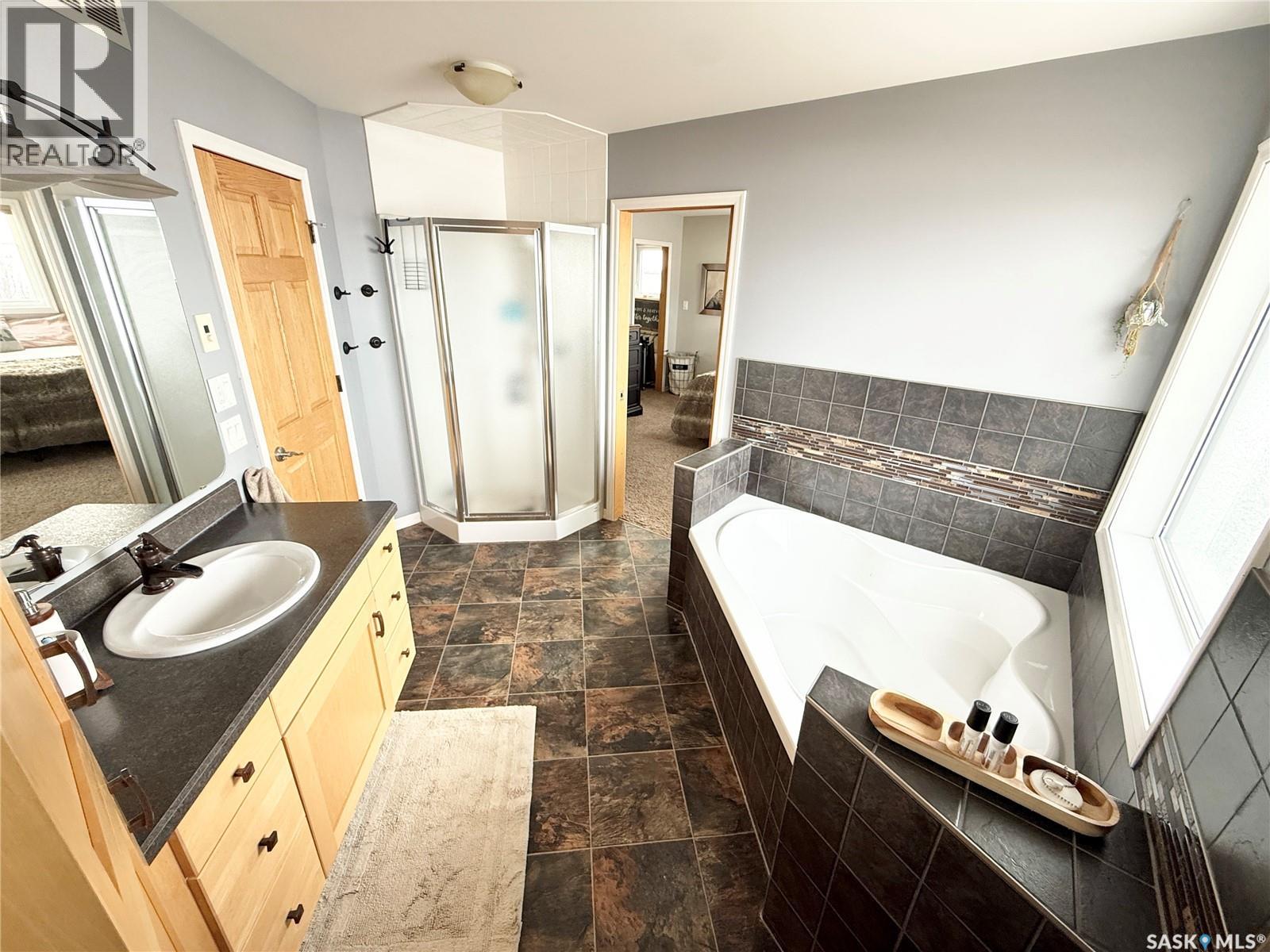 Weyburn Highway 13 Acreage, Weyburn Rm No. 67, Saskatchewan  S4H 0A0 - Photo 19 - SK029297