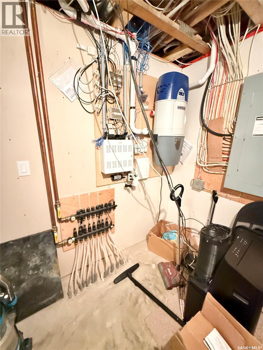 Weyburn Highway 13 Acreage, Weyburn Rm No. 67, Saskatchewan  S4H 0A0 - Photo 34 - SK029297