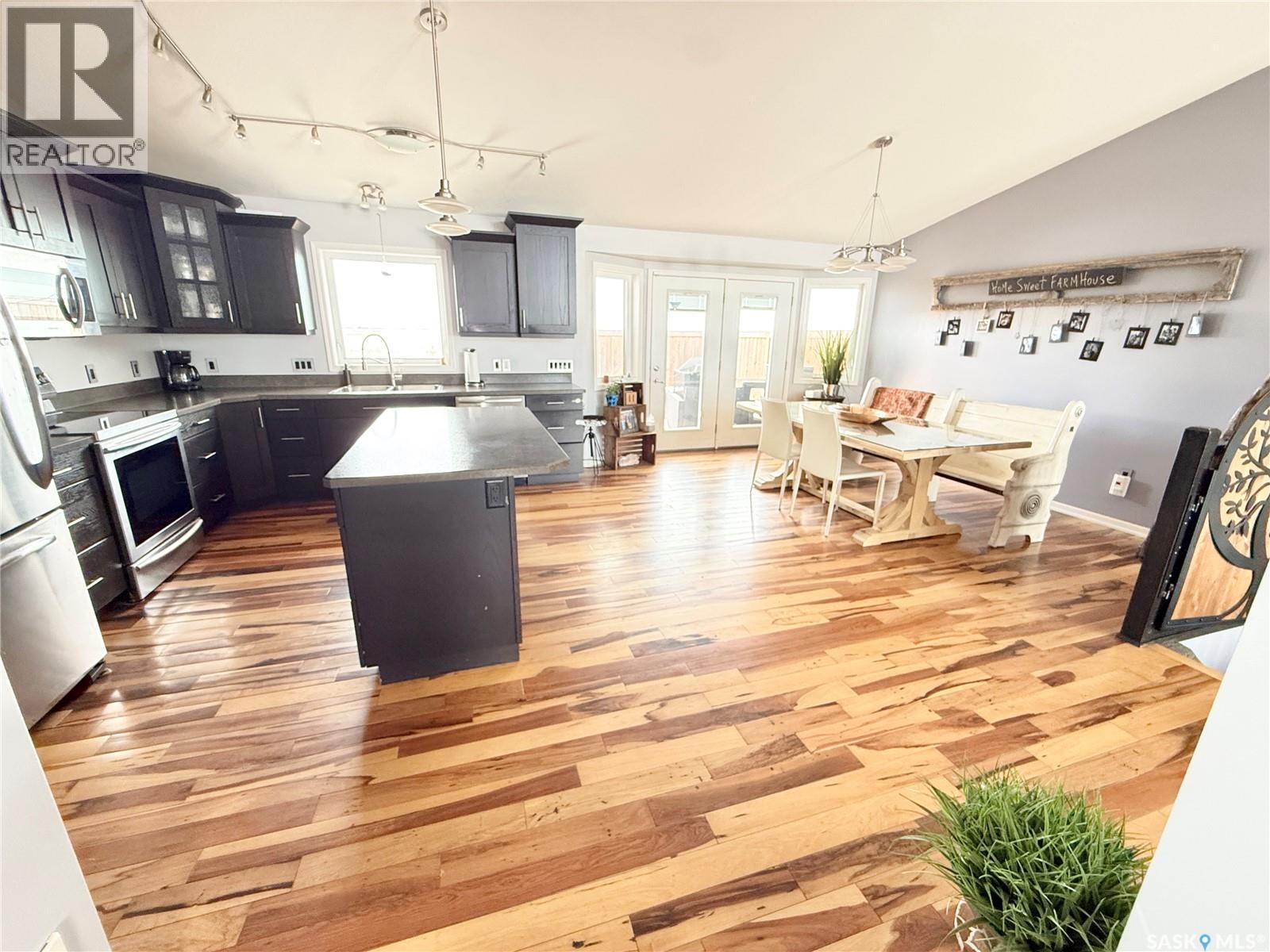 Weyburn Highway 13 Acreage, Weyburn Rm No. 67, Saskatchewan  S4H 0A0 - Photo 4 - SK029297