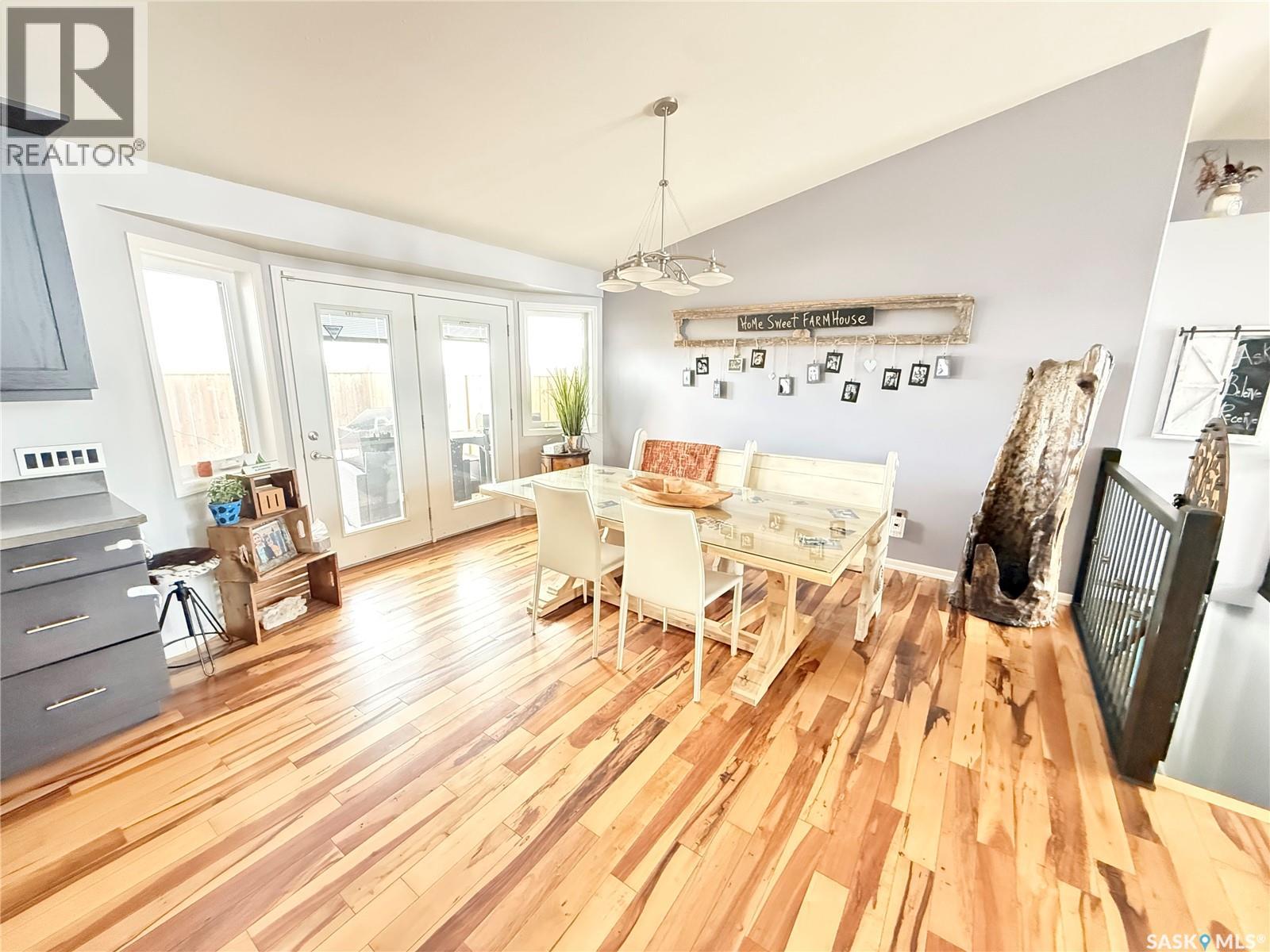 Weyburn Highway 13 Acreage, Weyburn Rm No. 67, Saskatchewan  S4H 0A0 - Photo 5 - SK029297