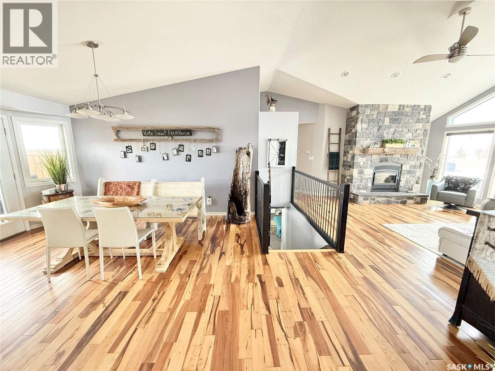 Weyburn Highway 13 Acreage, Weyburn Rm No. 67, Saskatchewan  S4H 0A0 - Photo 6 - SK029297