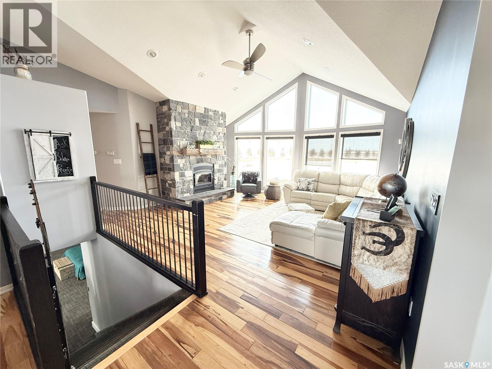 Weyburn Highway 13 Acreage, Weyburn Rm No. 67, Saskatchewan  S4H 0A0 - Photo 7 - SK029297