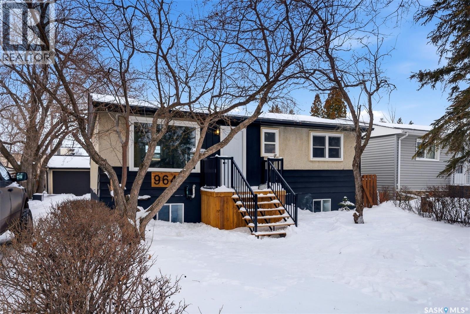 964 Royal Street, Regina, Saskatchewan  S4T 4Z6 - Photo 2 - SK029280