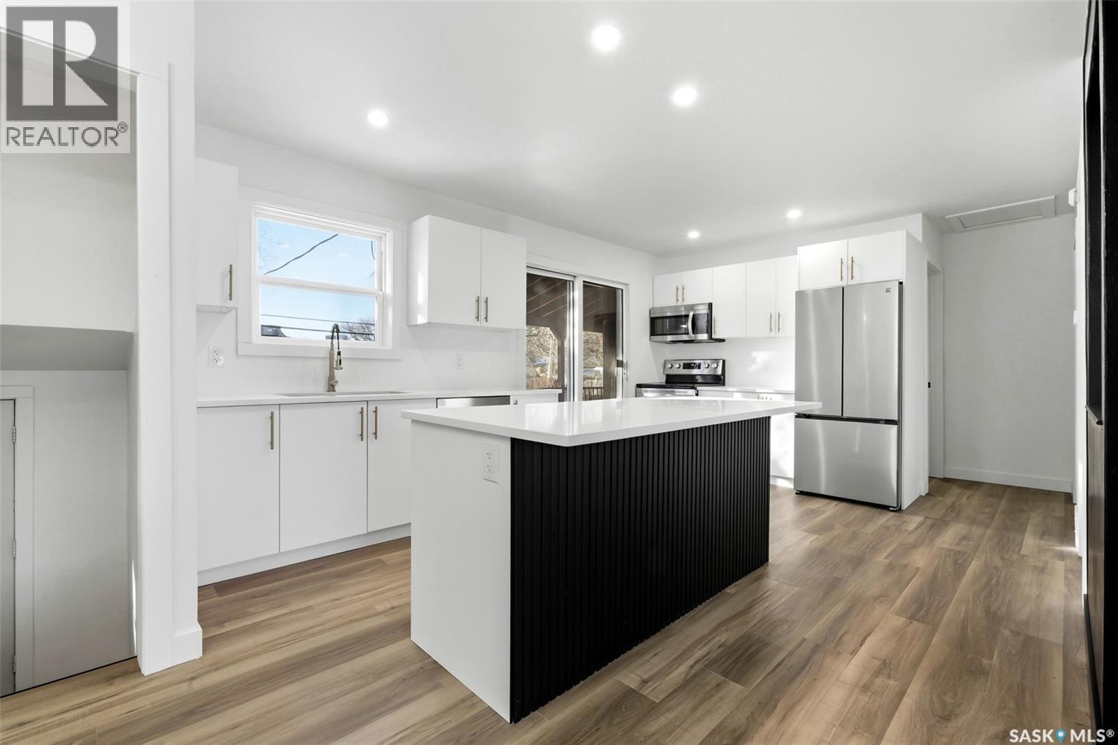 964 Royal Street, Regina, Saskatchewan  S4T 4Z6 - Photo 9 - SK029280