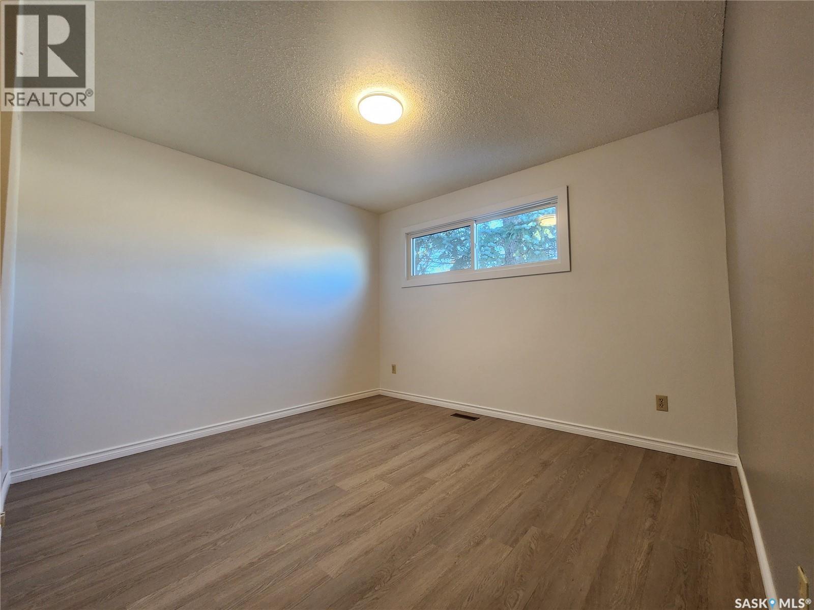 601 Centre Street, Assiniboia, Saskatchewan  S0H 0B0 - Photo 22 - SK029114