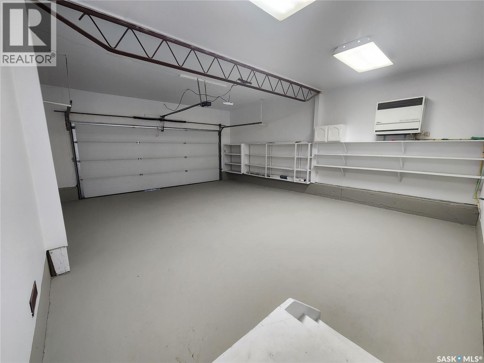 601 Centre Street, Assiniboia, Saskatchewan  S0H 0B0 - Photo 24 - SK029114