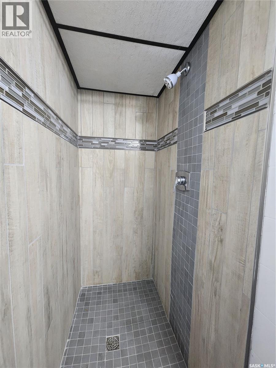 601 Centre Street, Assiniboia, Saskatchewan  S0H 0B0 - Photo 38 - SK029114