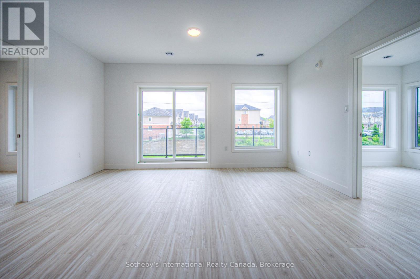 302 - 408 Dundas Street S, Cambridge, Ontario  N1R 8H7 - Photo 8 - X12826616