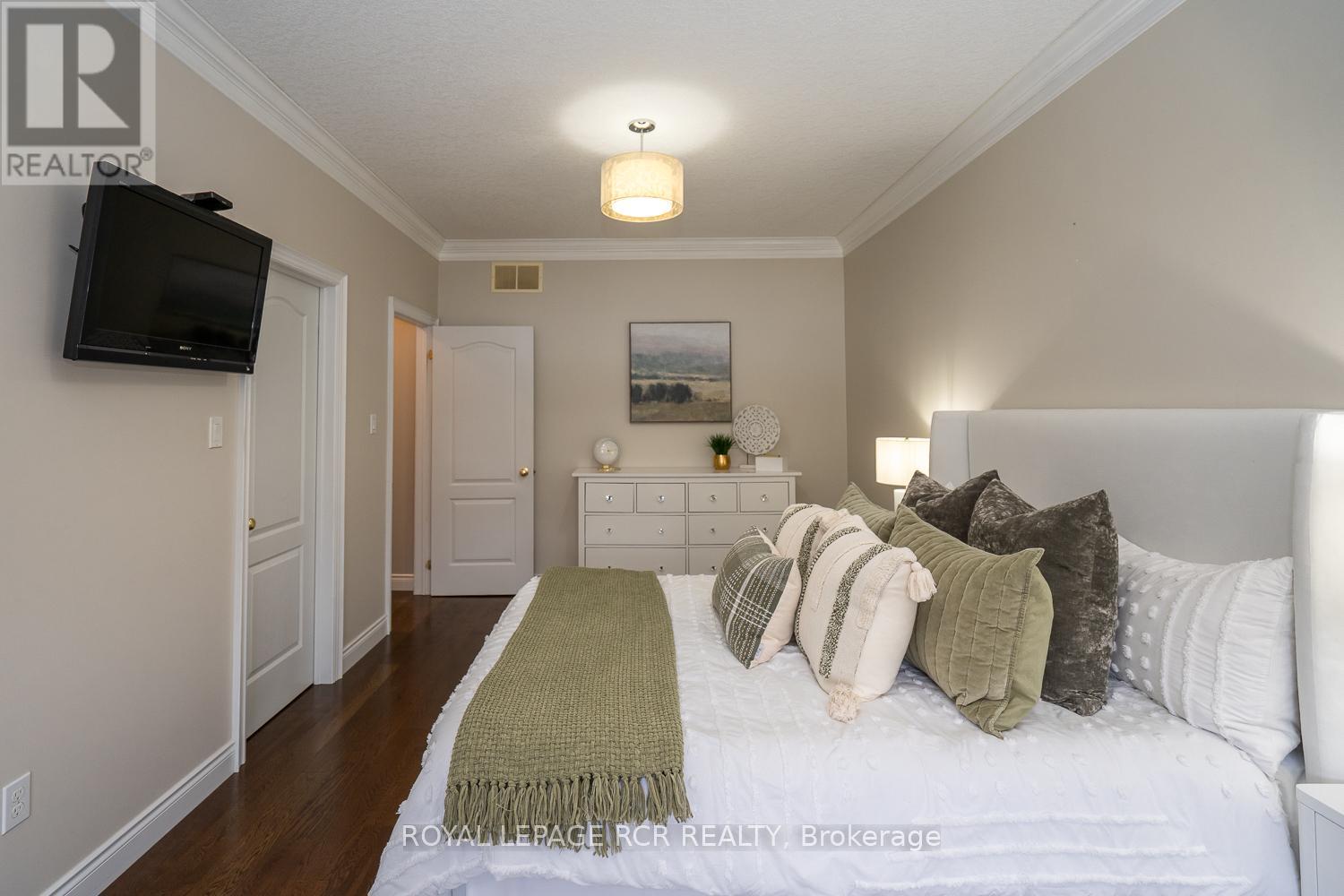 39 Dinnick Crescent, Orangeville, Ontario  L9W 0B7 - Photo 12 - W12823044