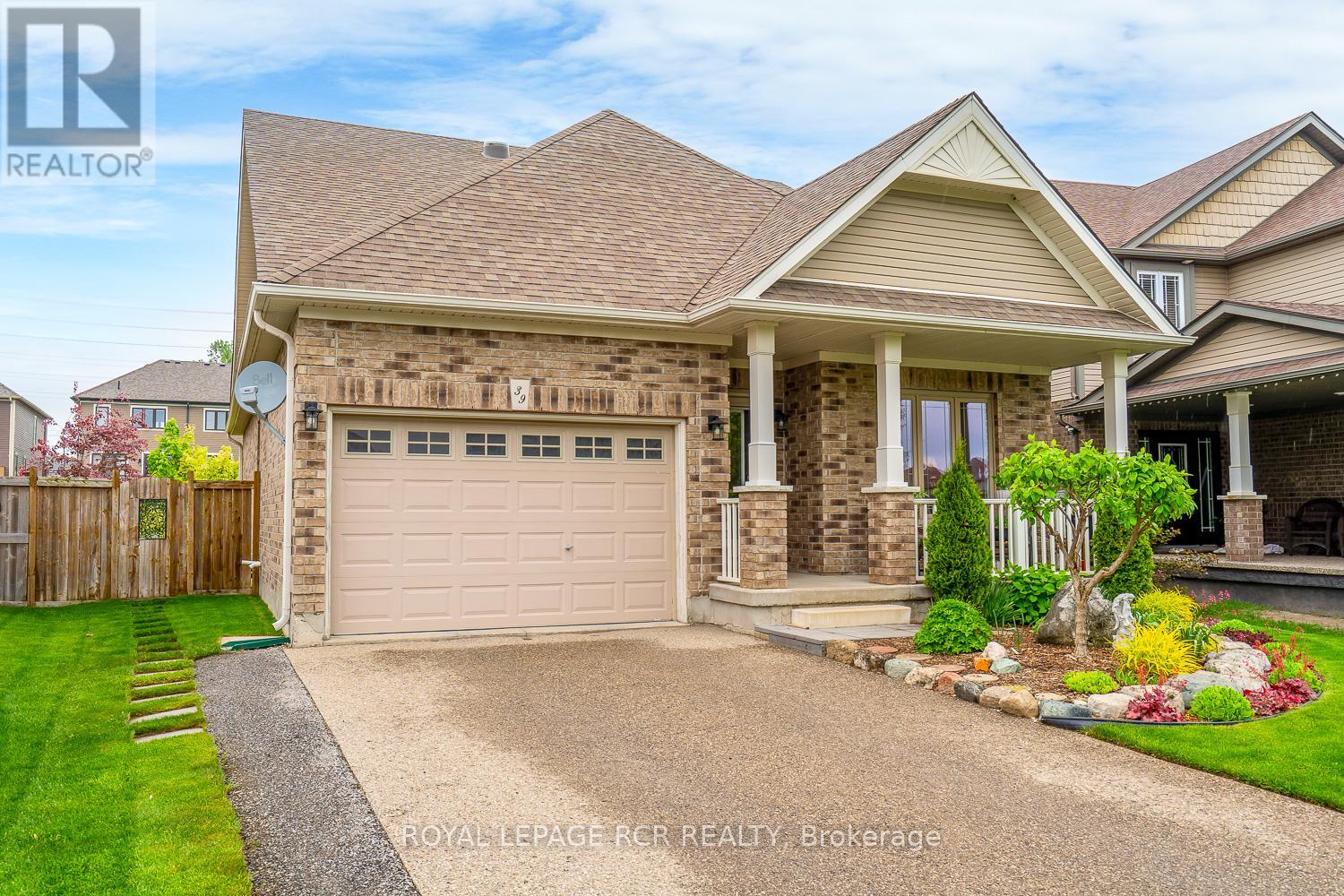 39 Dinnick Crescent, Orangeville, Ontario  L9W 0B7 - Photo 2 - W12823044