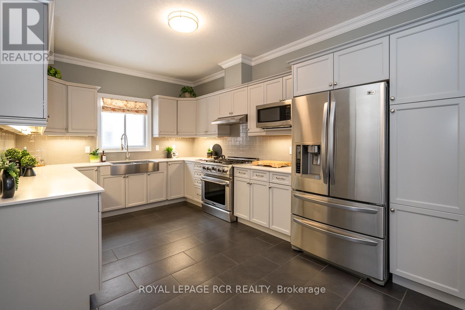 39 Dinnick Crescent, Orangeville, Ontario  L9W 0B7 - Photo 3 - W12823044