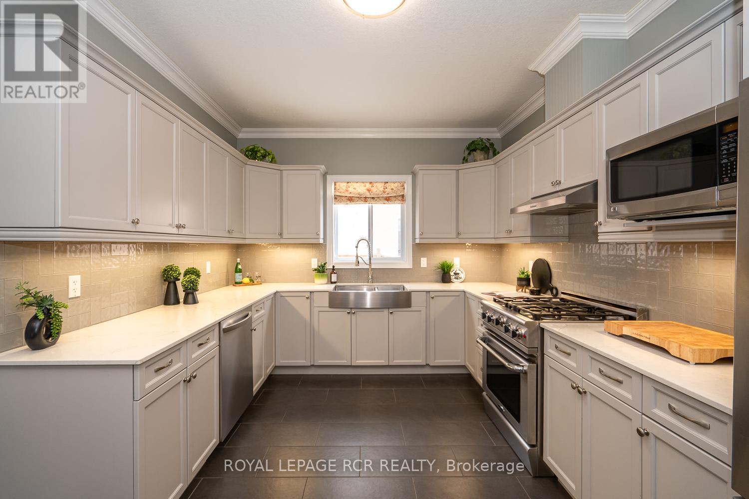 39 Dinnick Crescent, Orangeville, Ontario  L9W 0B7 - Photo 4 - W12823044