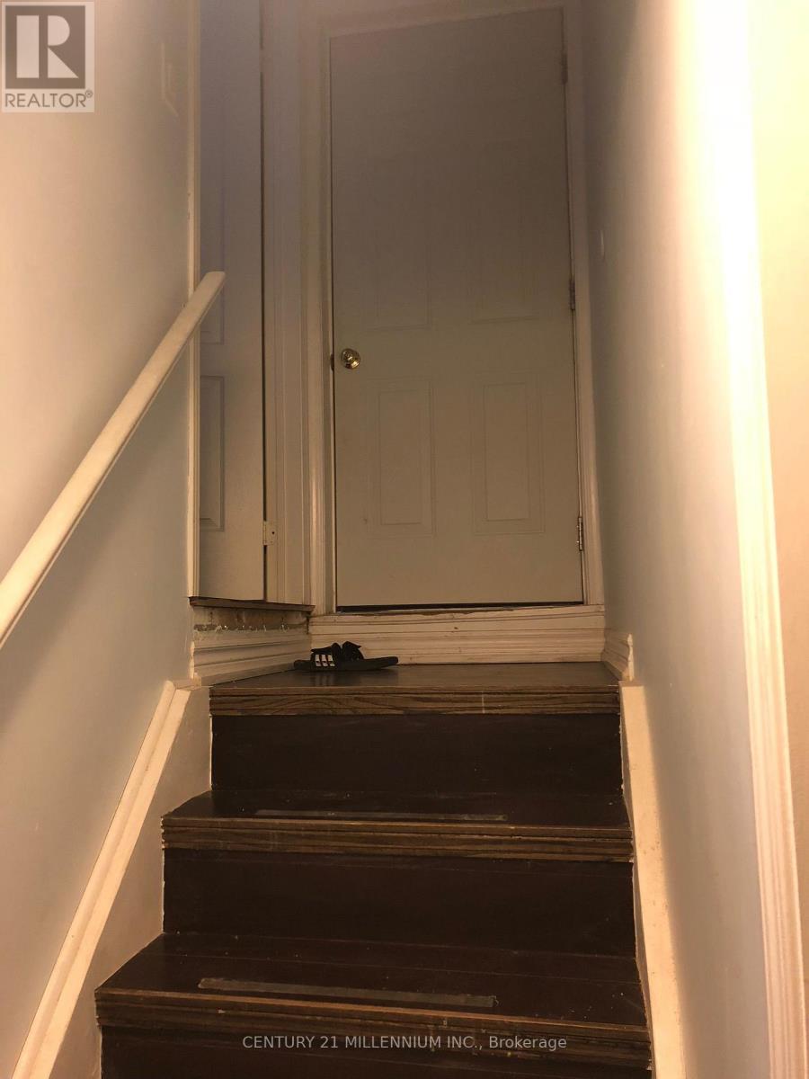 16 Albery Road, Brampton, Ontario  L7A 0K7 - Photo 34 - W12826524