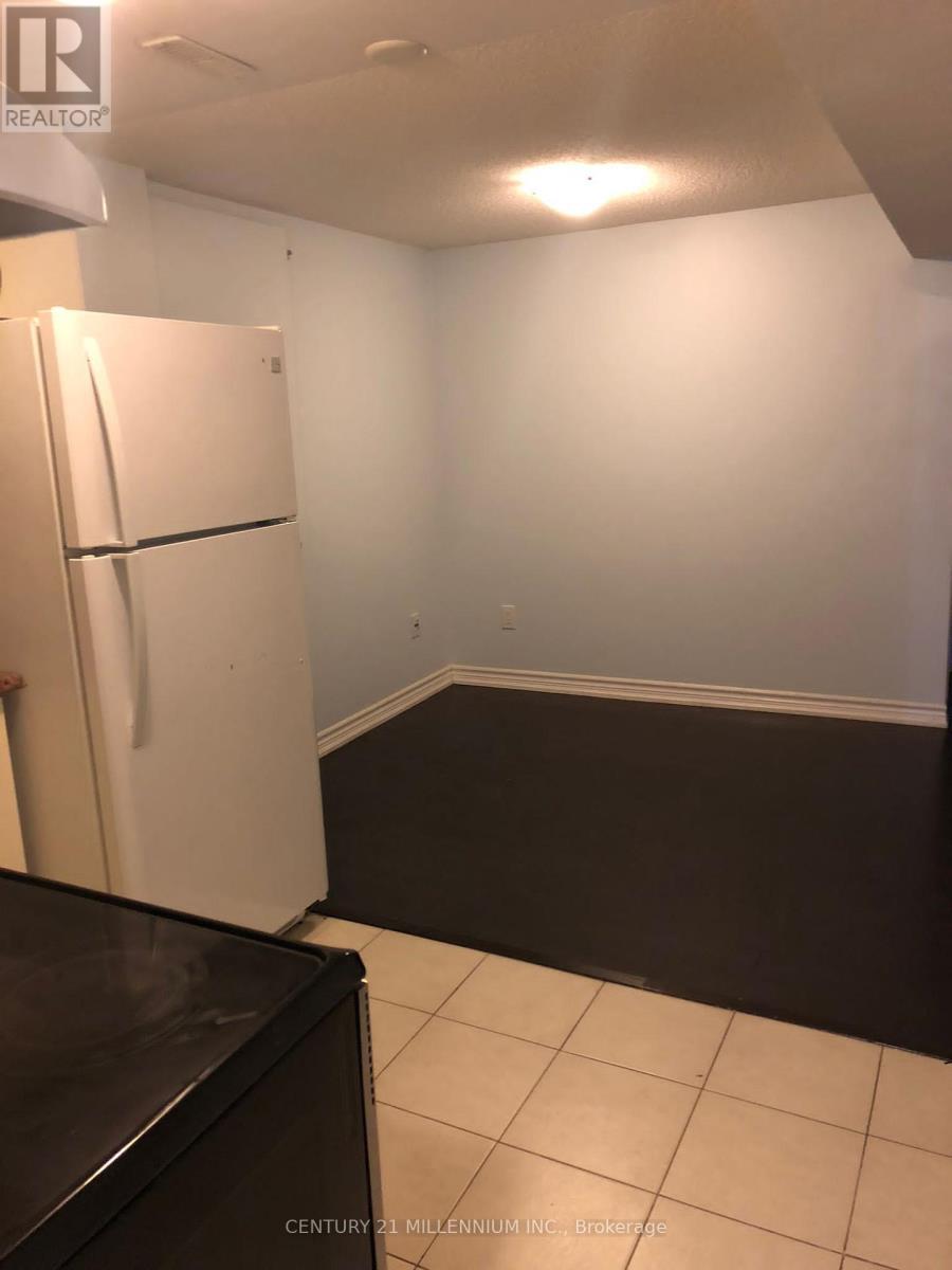 16 Albery Road, Brampton, Ontario  L7A 0K7 - Photo 35 - W12826524