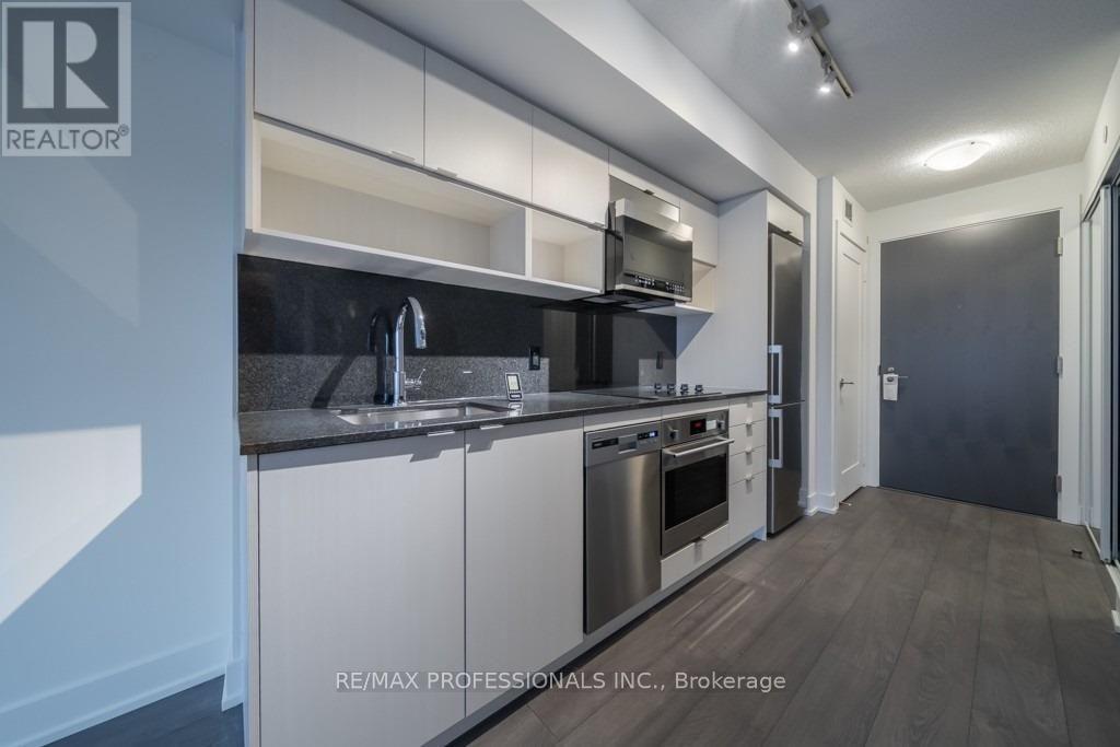 720 - 9 Mabelle Avenue, Toronto (Islington-City Centre West), Ontario  M9A 4X7 - Photo 3 - W12826460