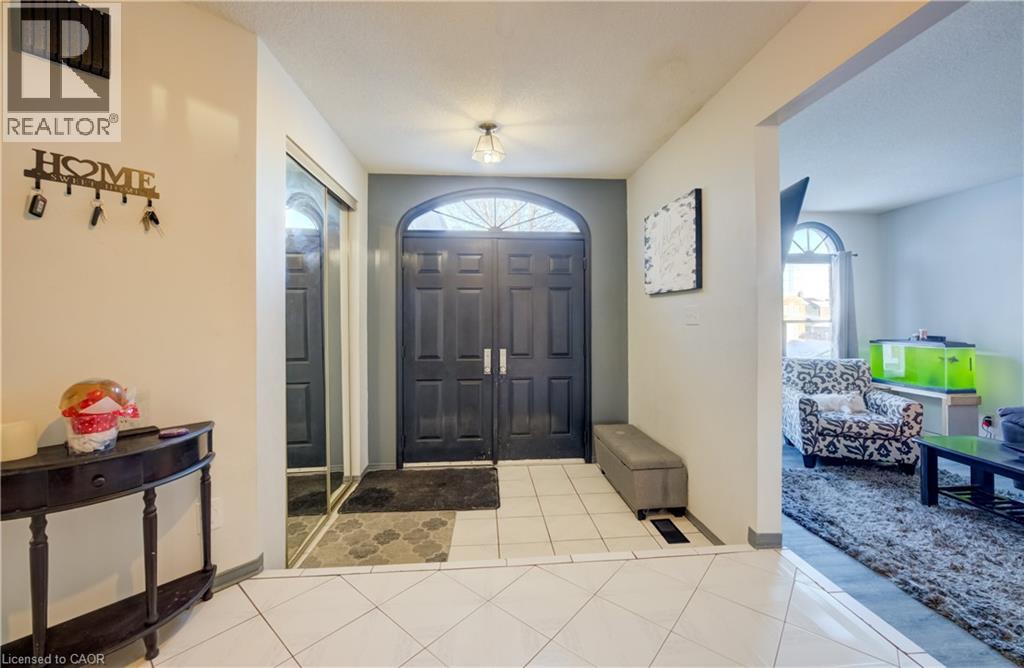 24 Old Maple Lane, Kitchener, Ontario  N2N 2K4 - Photo 2 - 40807947