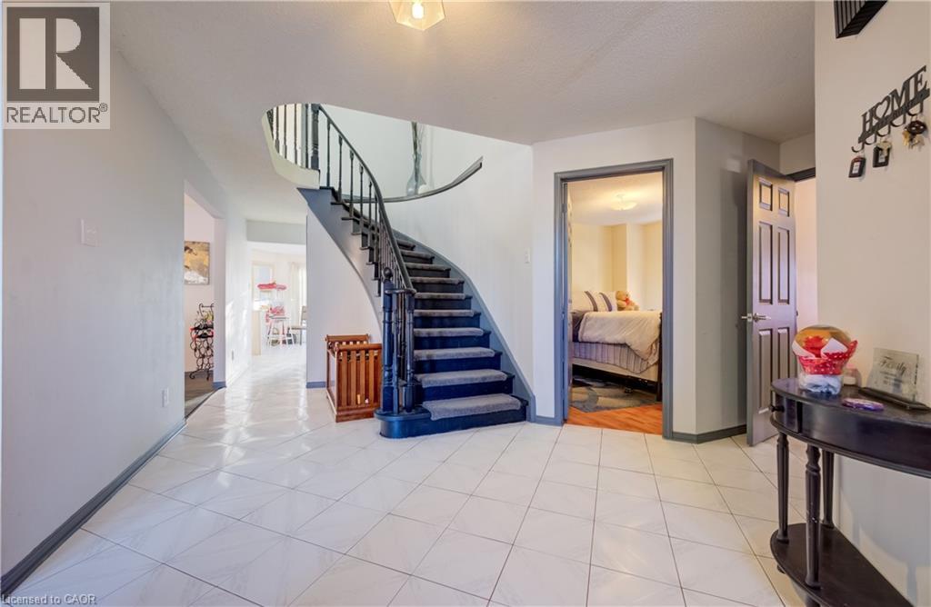 24 Old Maple Lane, Kitchener, Ontario  N2N 2K4 - Photo 3 - 40807947