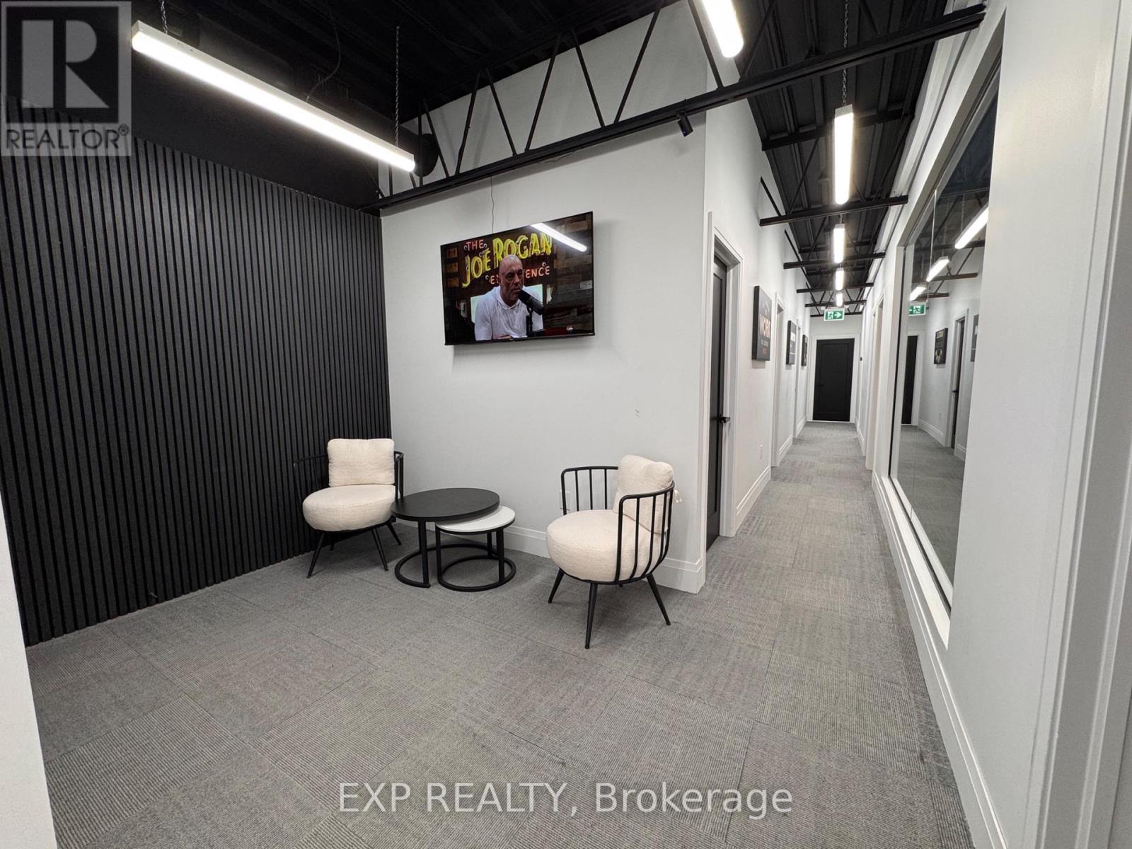 117 - 156 Parkdale Avenue N, Hamilton (Mcquesten), Ontario  L8H 5X2 - Photo 5 - X12820082