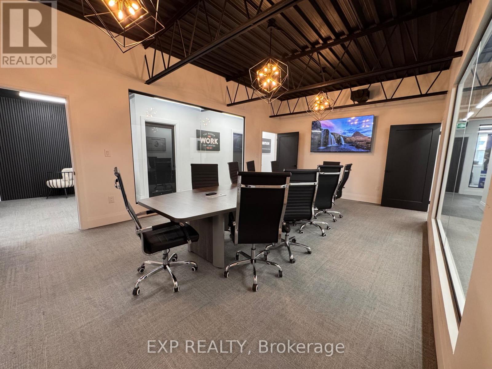 117 - 156 Parkdale Avenue N, Hamilton (Mcquesten), Ontario  L8H 5X2 - Photo 2 - X12820082