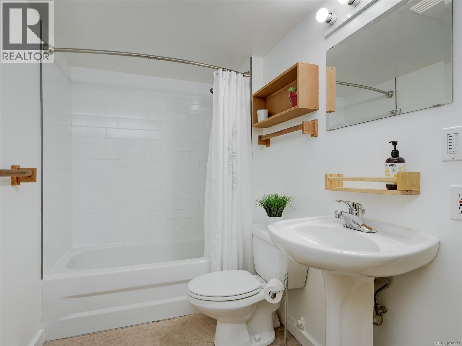 2649 Avebury Ave, Victoria, British Columbia  V8R 3W3 - Photo 20 - 1026277