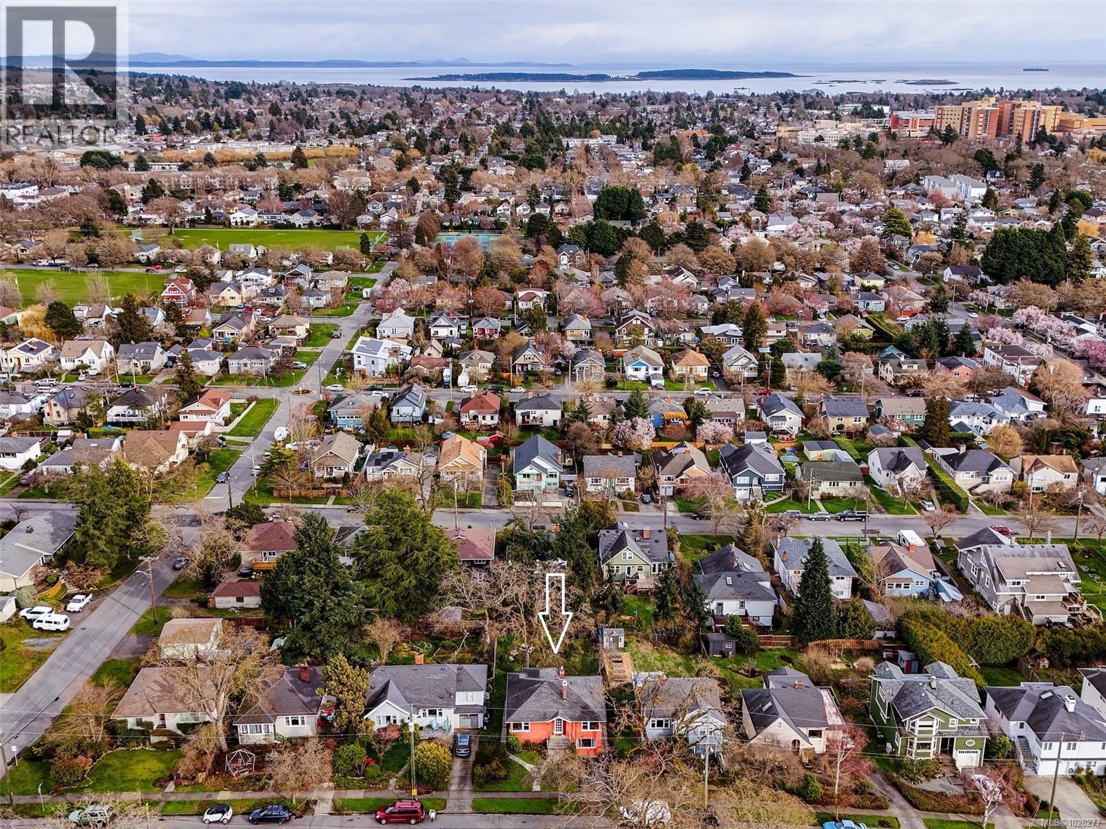 2649 Avebury Ave, Victoria, British Columbia  V8R 3W3 - Photo 31 - 1026277