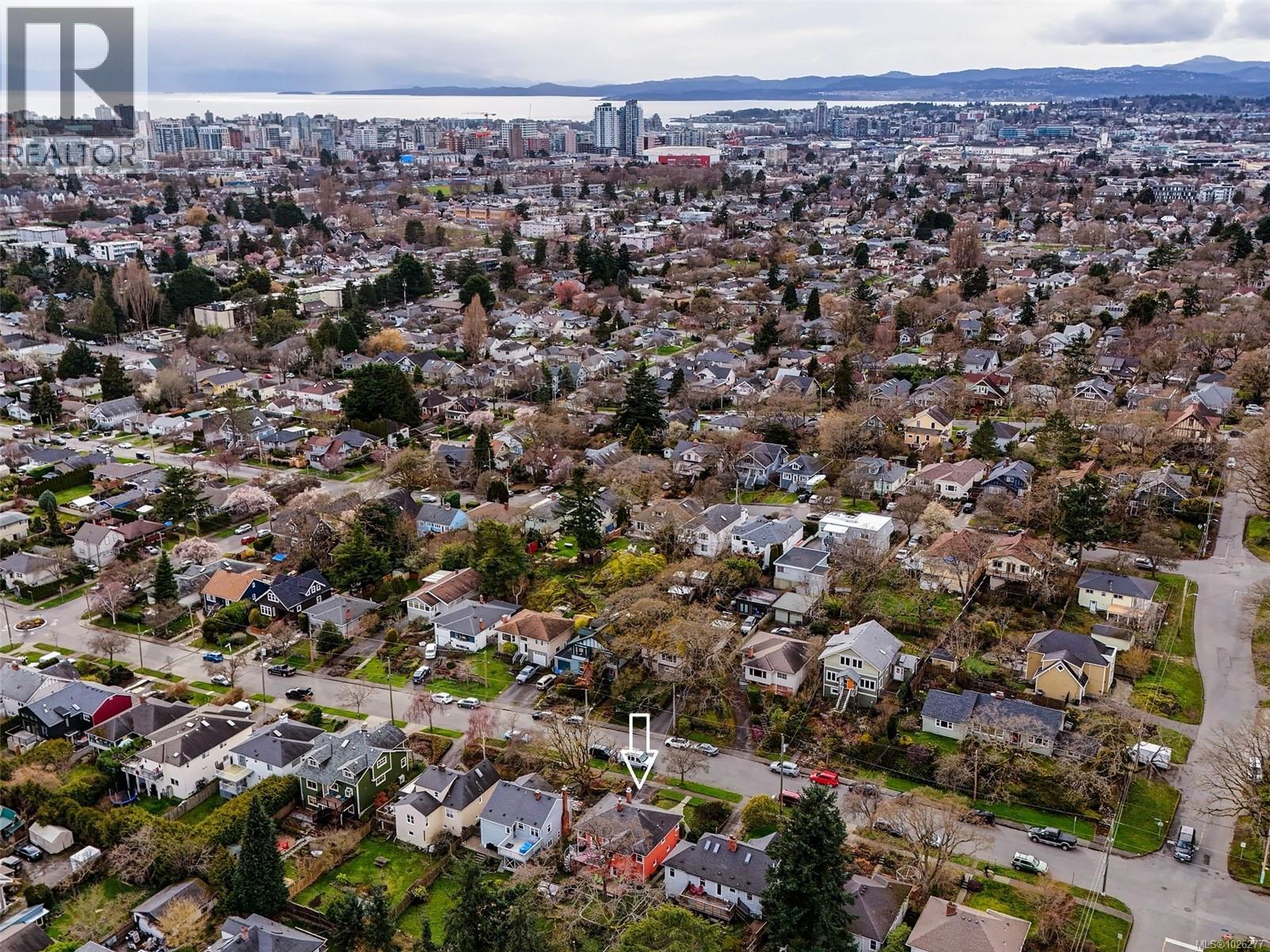 2649 Avebury Ave, Victoria, British Columbia  V8R 3W3 - Photo 35 - 1026277