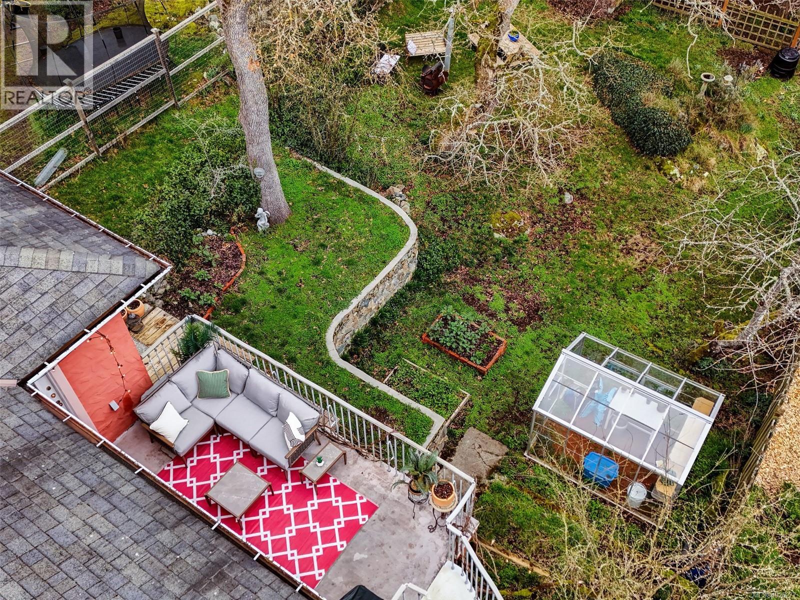 2649 Avebury Ave, Victoria, British Columbia  V8R 3W3 - Photo 28 - 1026277