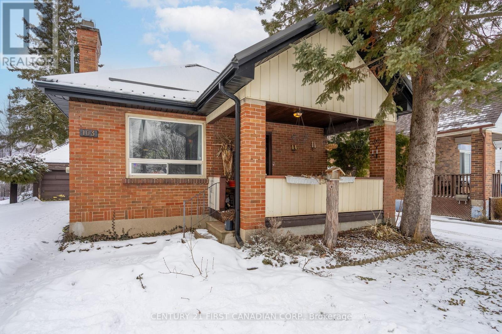 103 Oak Street, London East, Ontario  N5Z 2H7 - Photo 1 - X12826556