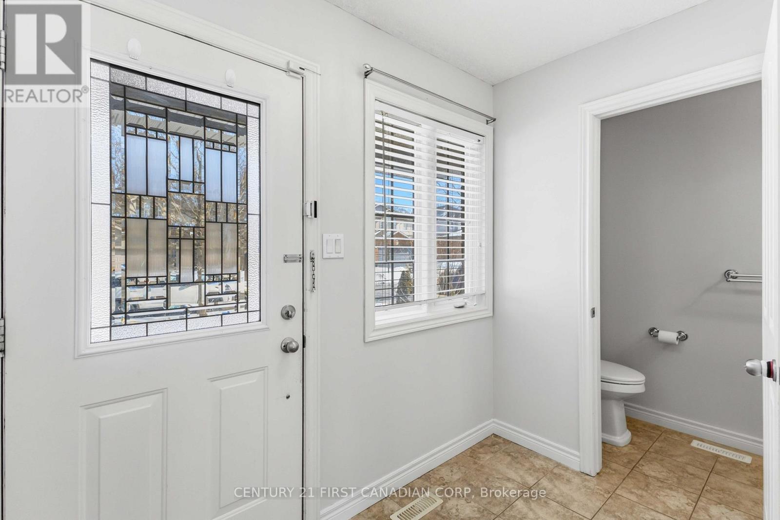 1678 Blackmaple Crescent, London East, Ontario  N5Y 6L6 - Photo 3 - X12826688