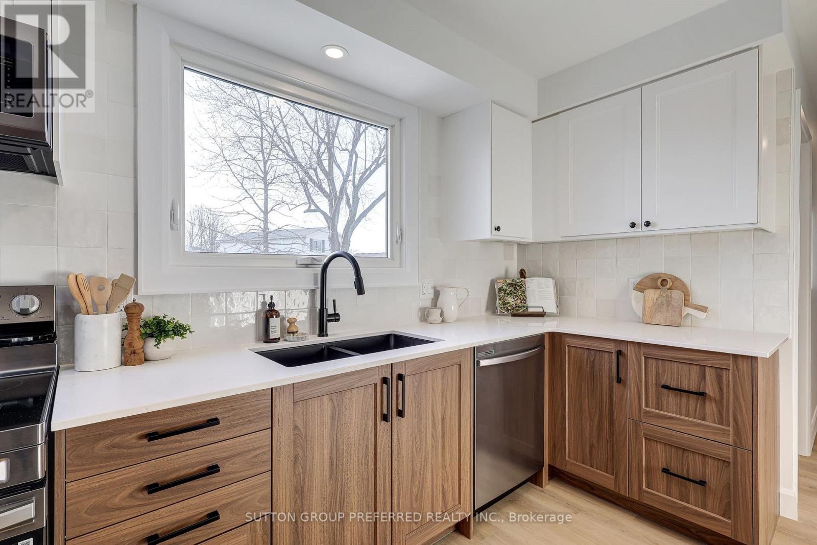 35 Rostherne Crescent, London South, Ontario  N6E 1Y3 - Photo 11 - X12826714