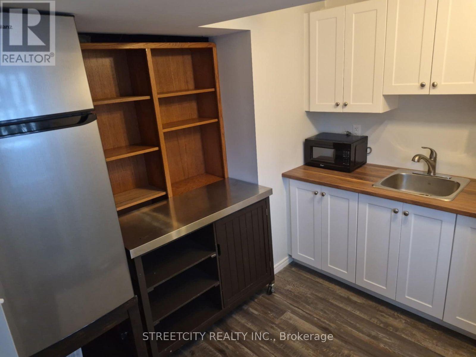 22 Erica Crescent S, London South, Ontario  N6E 3P4 - Photo 33 - X12826770