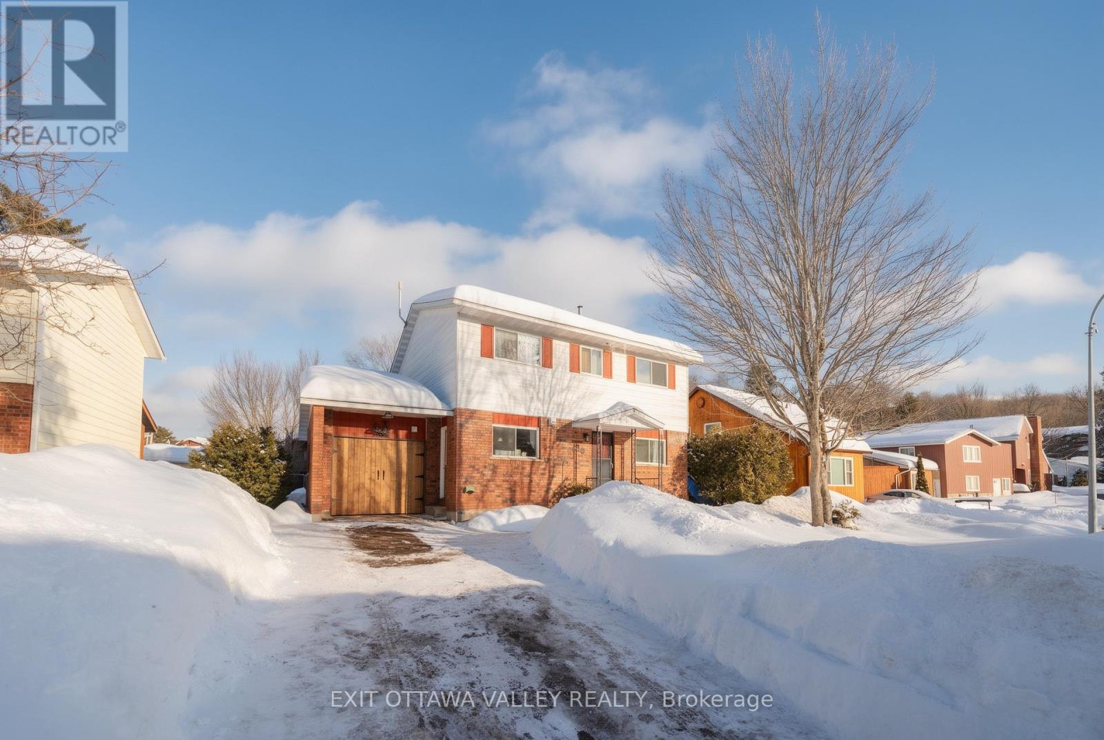 38 THOMAS STREET, Deep River, Ontario