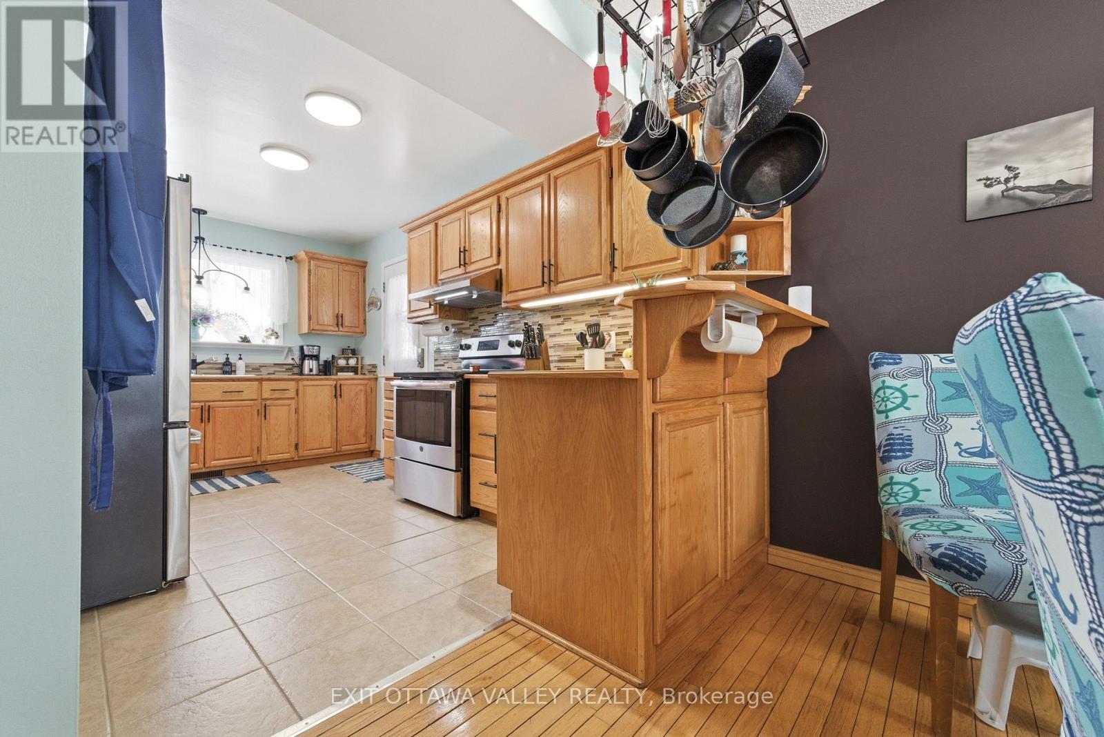 38 Thomas Street, Deep River, Ontario  K0J 1P0 - Photo 12 - X12826786