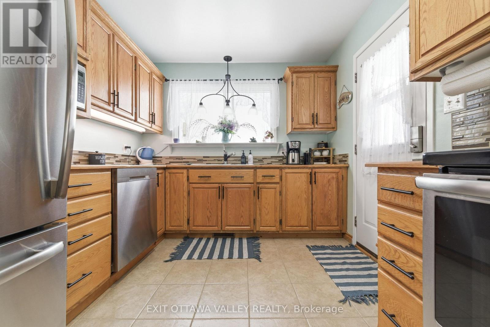 38 Thomas Street, Deep River, Ontario  K0J 1P0 - Photo 13 - X12826786