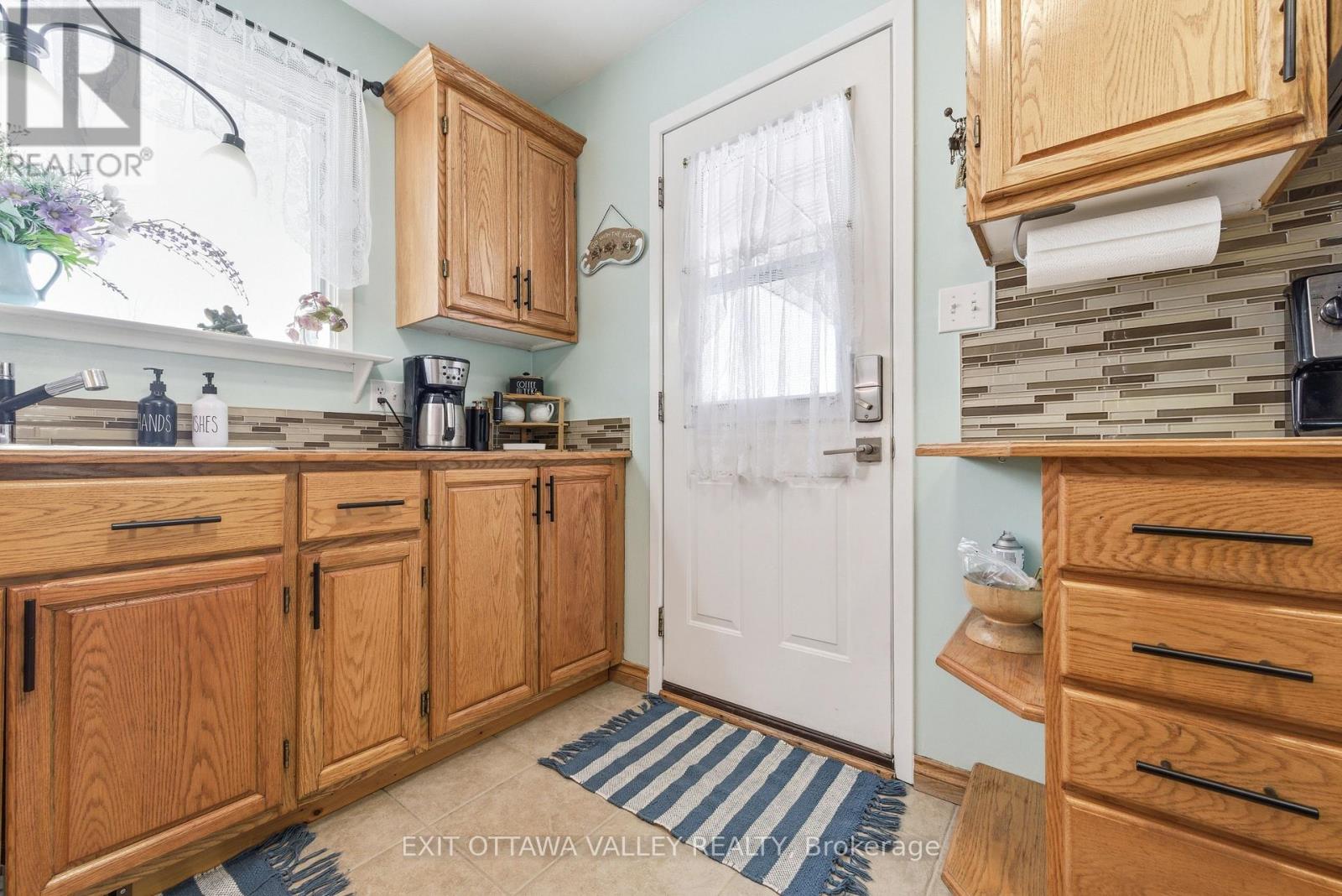 38 Thomas Street, Deep River, Ontario  K0J 1P0 - Photo 15 - X12826786