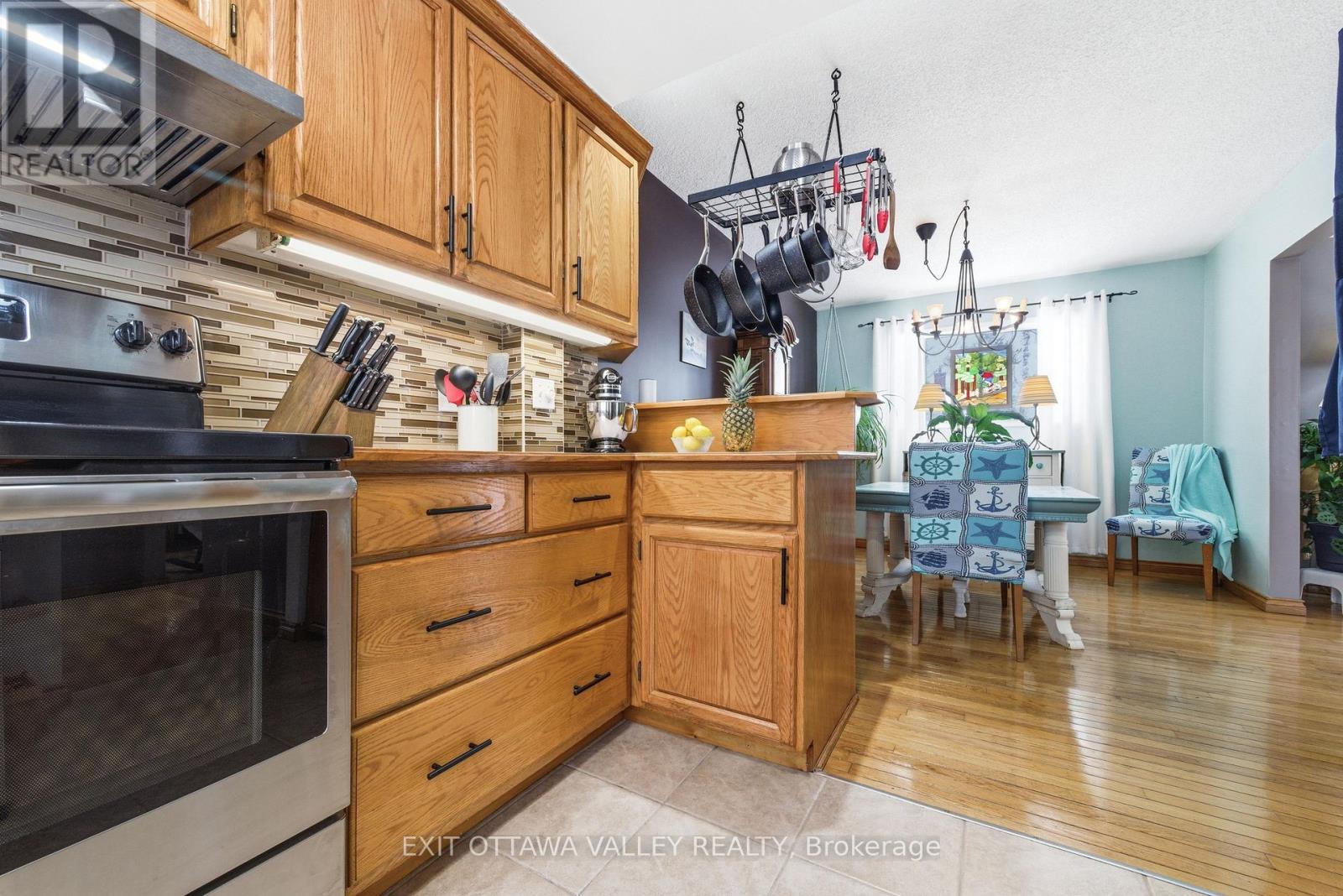 38 Thomas Street, Deep River, Ontario  K0J 1P0 - Photo 16 - X12826786