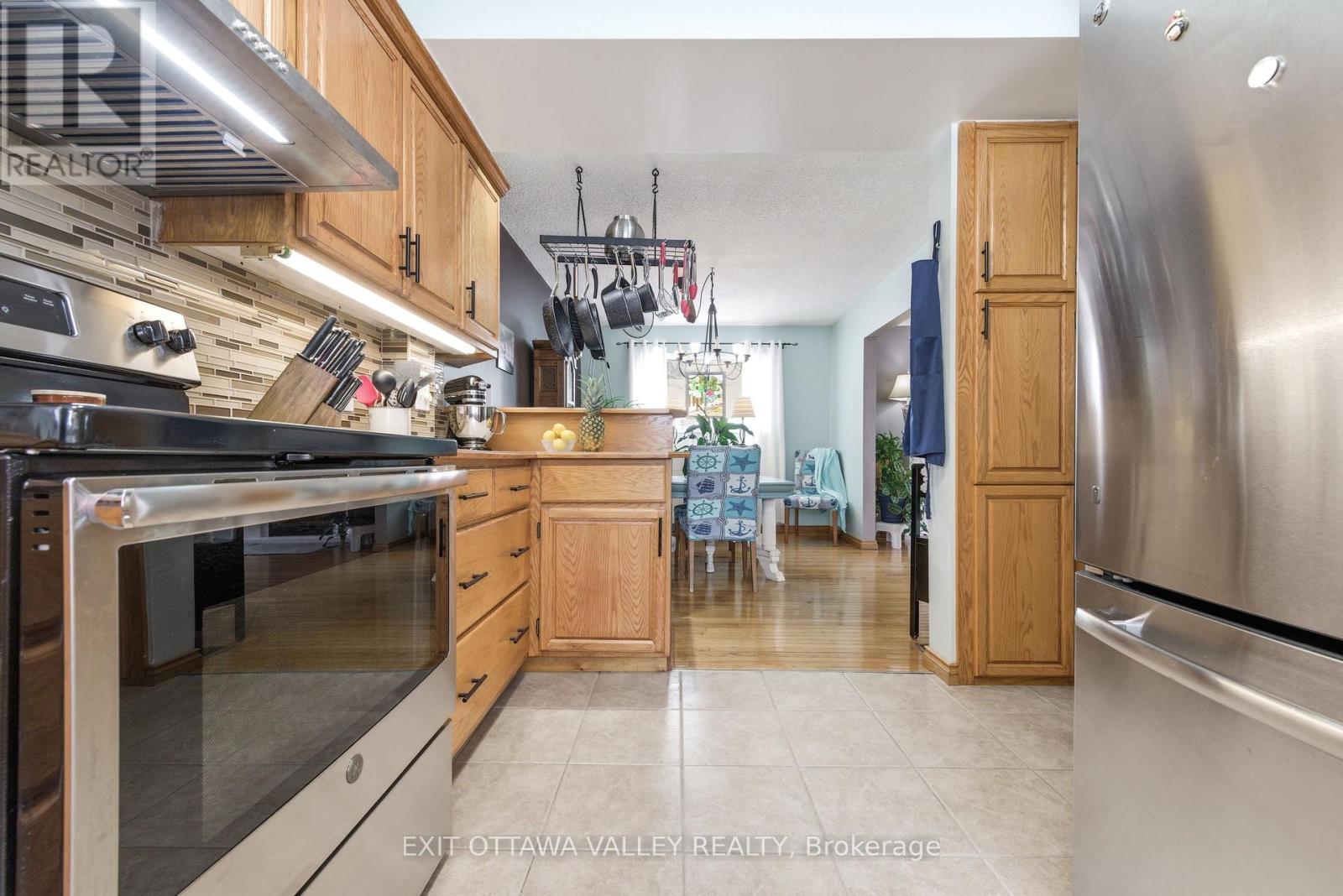 38 Thomas Street, Deep River, Ontario  K0J 1P0 - Photo 17 - X12826786