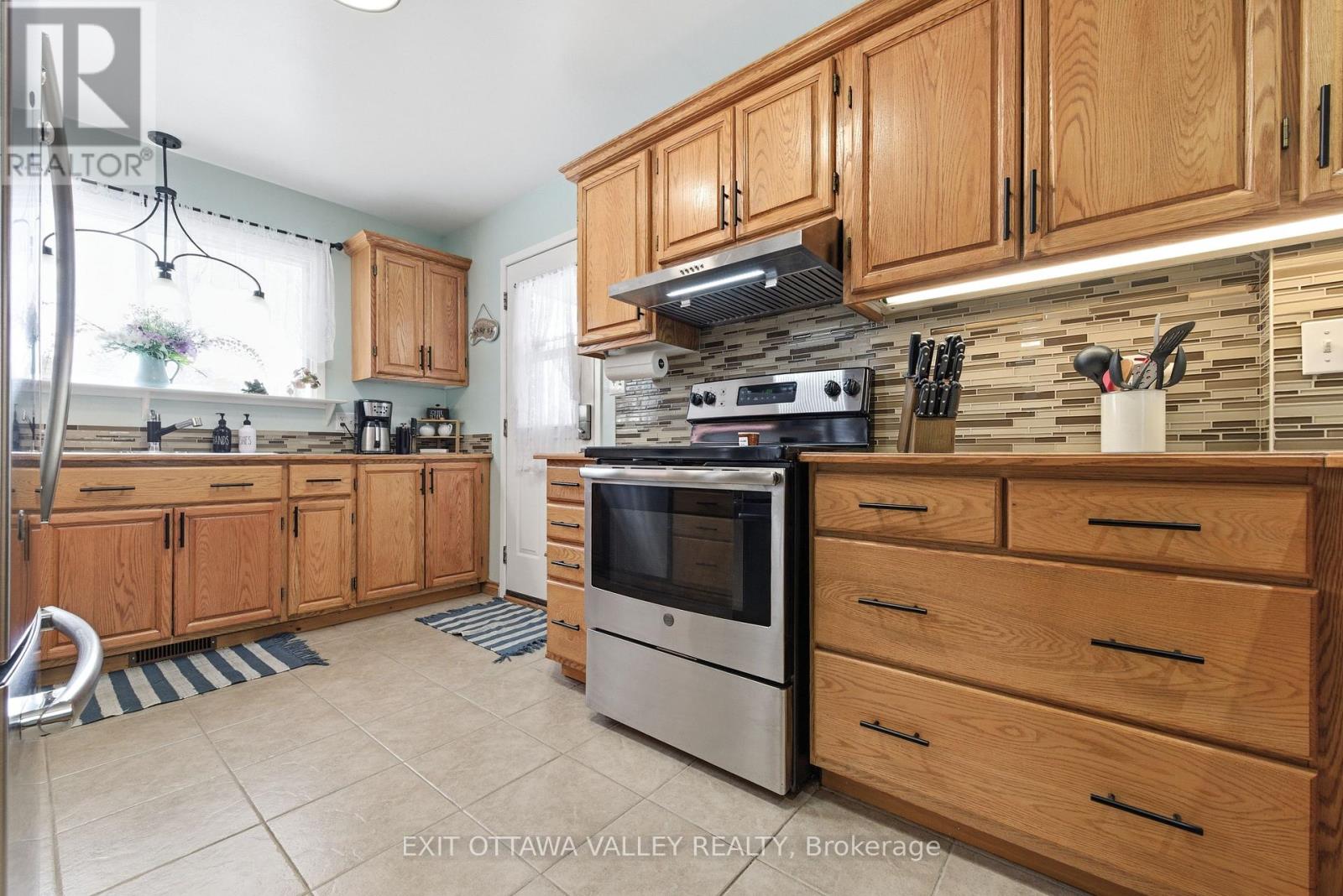 38 Thomas Street, Deep River, Ontario  K0J 1P0 - Photo 19 - X12826786