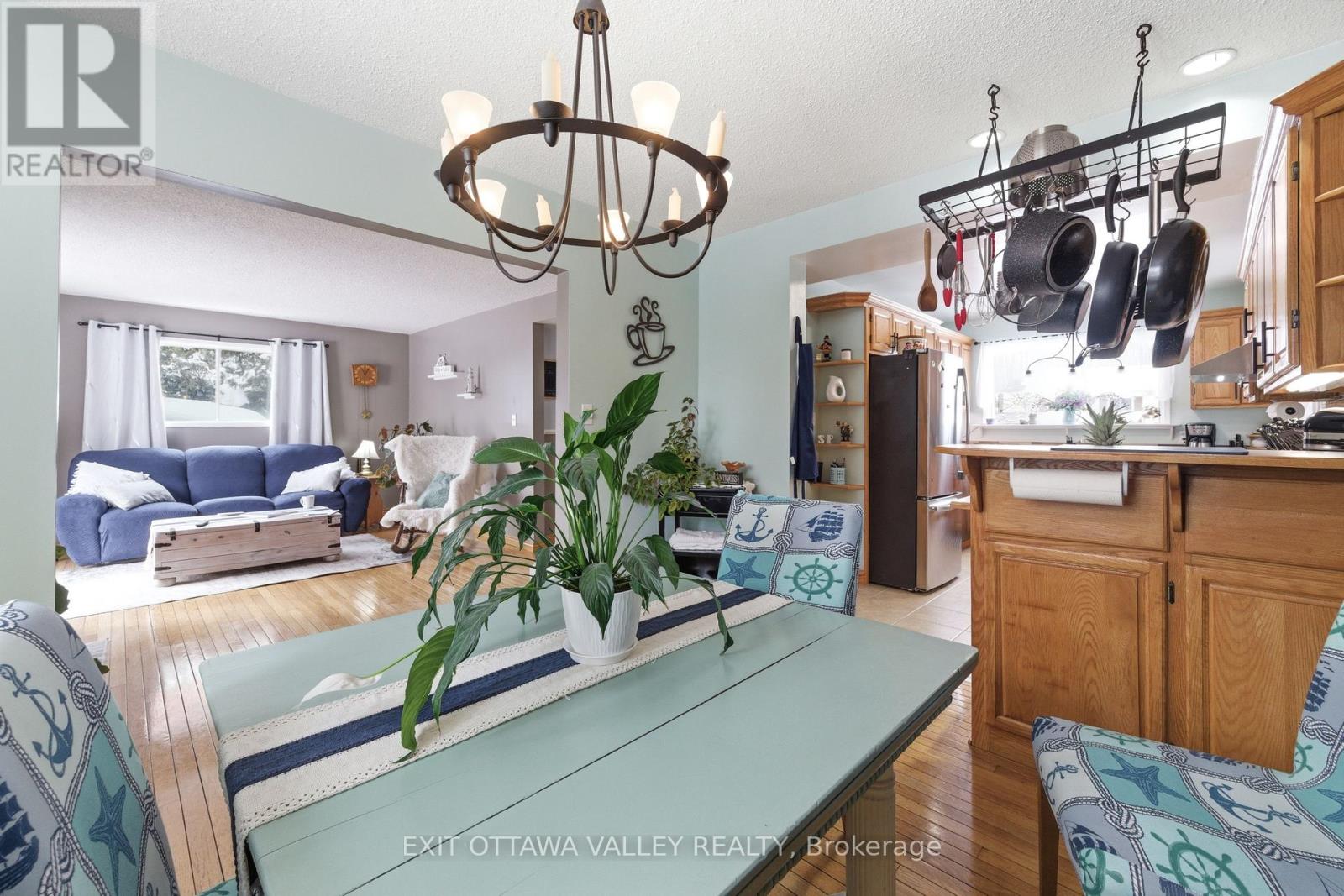 38 Thomas Street, Deep River, Ontario  K0J 1P0 - Photo 20 - X12826786