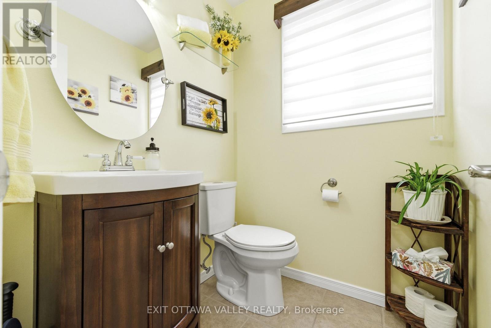 38 Thomas Street, Deep River, Ontario  K0J 1P0 - Photo 22 - X12826786