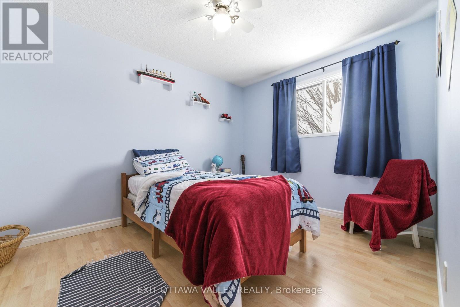 38 Thomas Street, Deep River, Ontario  K0J 1P0 - Photo 23 - X12826786