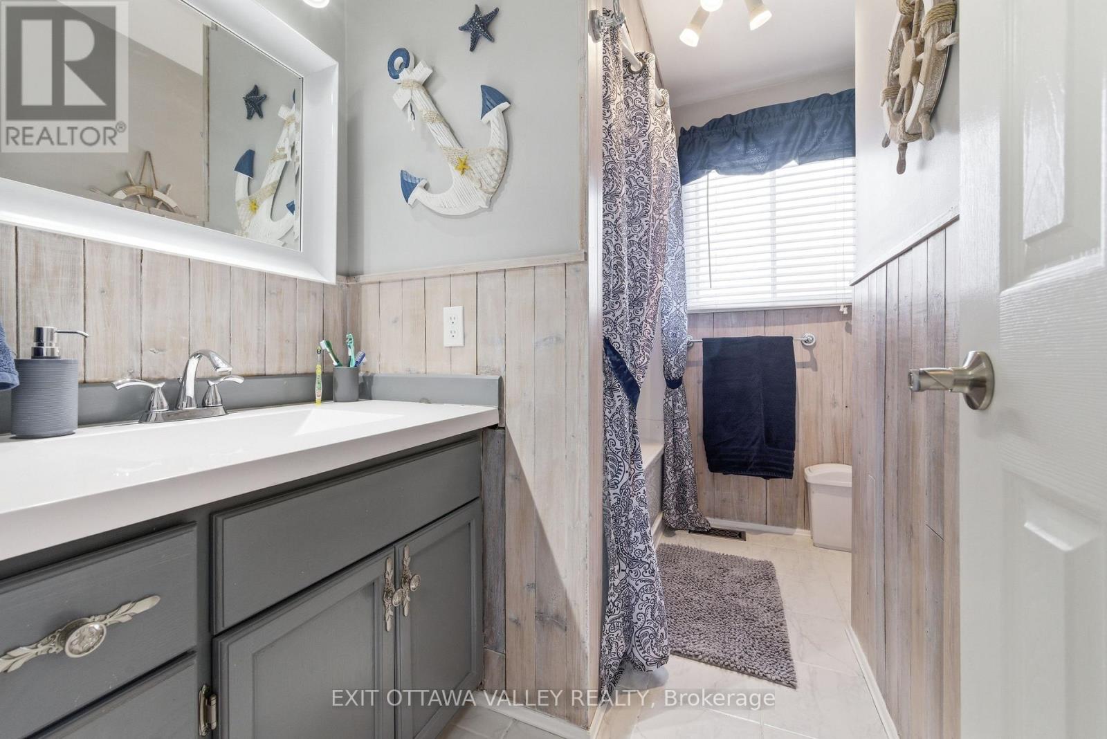 38 Thomas Street, Deep River, Ontario  K0J 1P0 - Photo 29 - X12826786